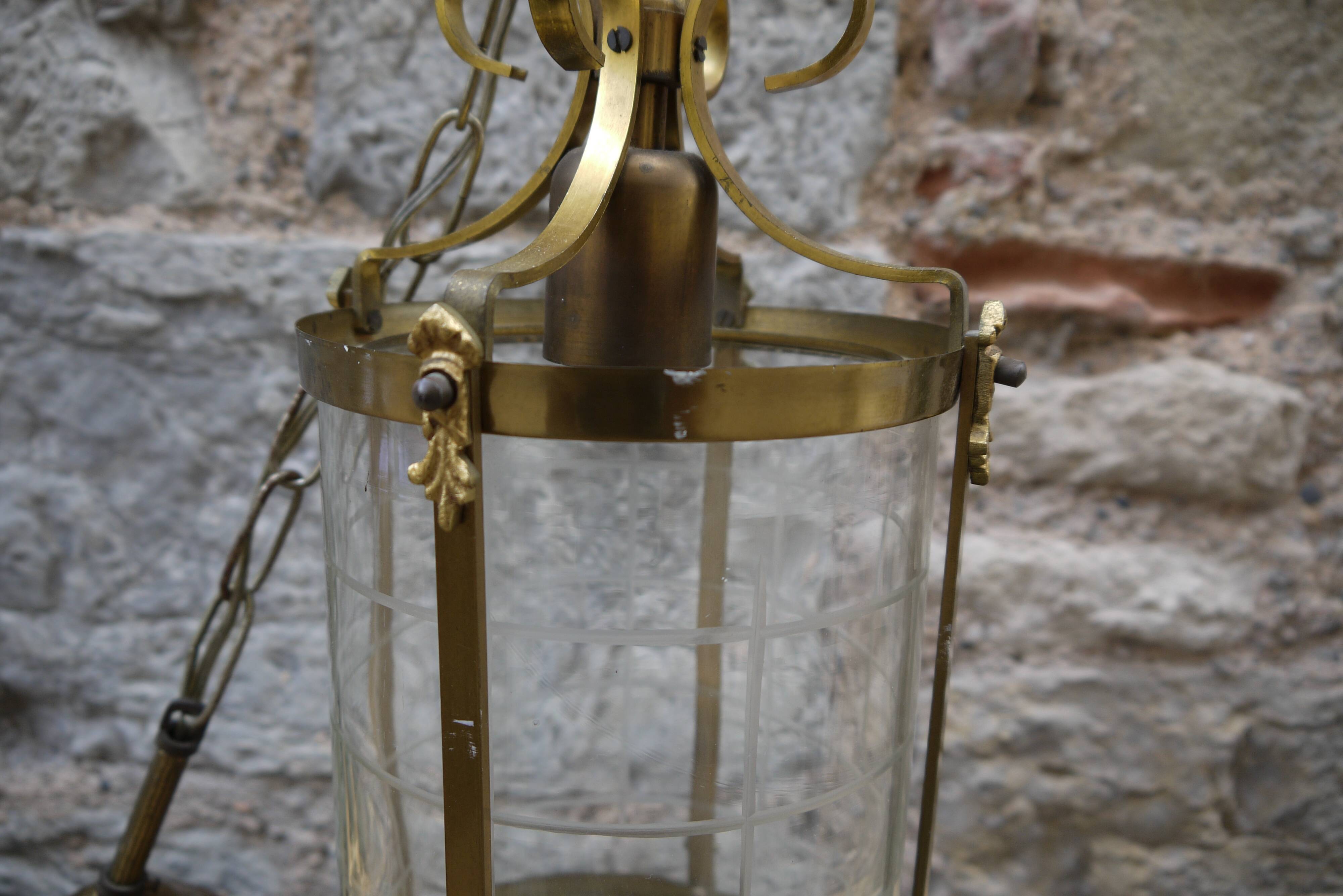 Lantern in brass and chissed glass