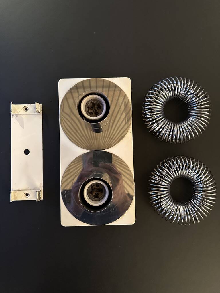 Double "spring" wall light Andréa Lazzari. Vintage.