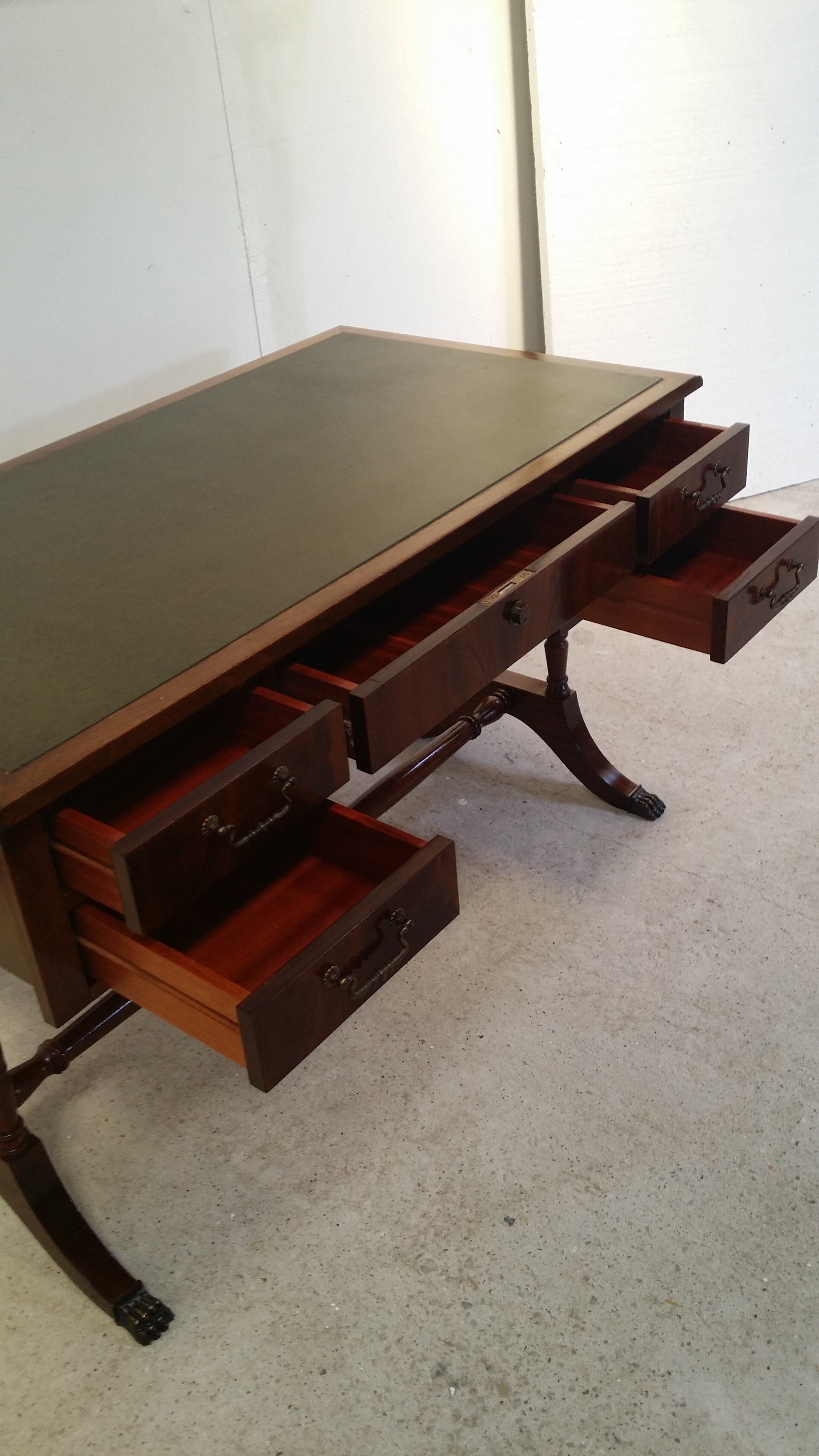 Bureau cuir anglais acajou