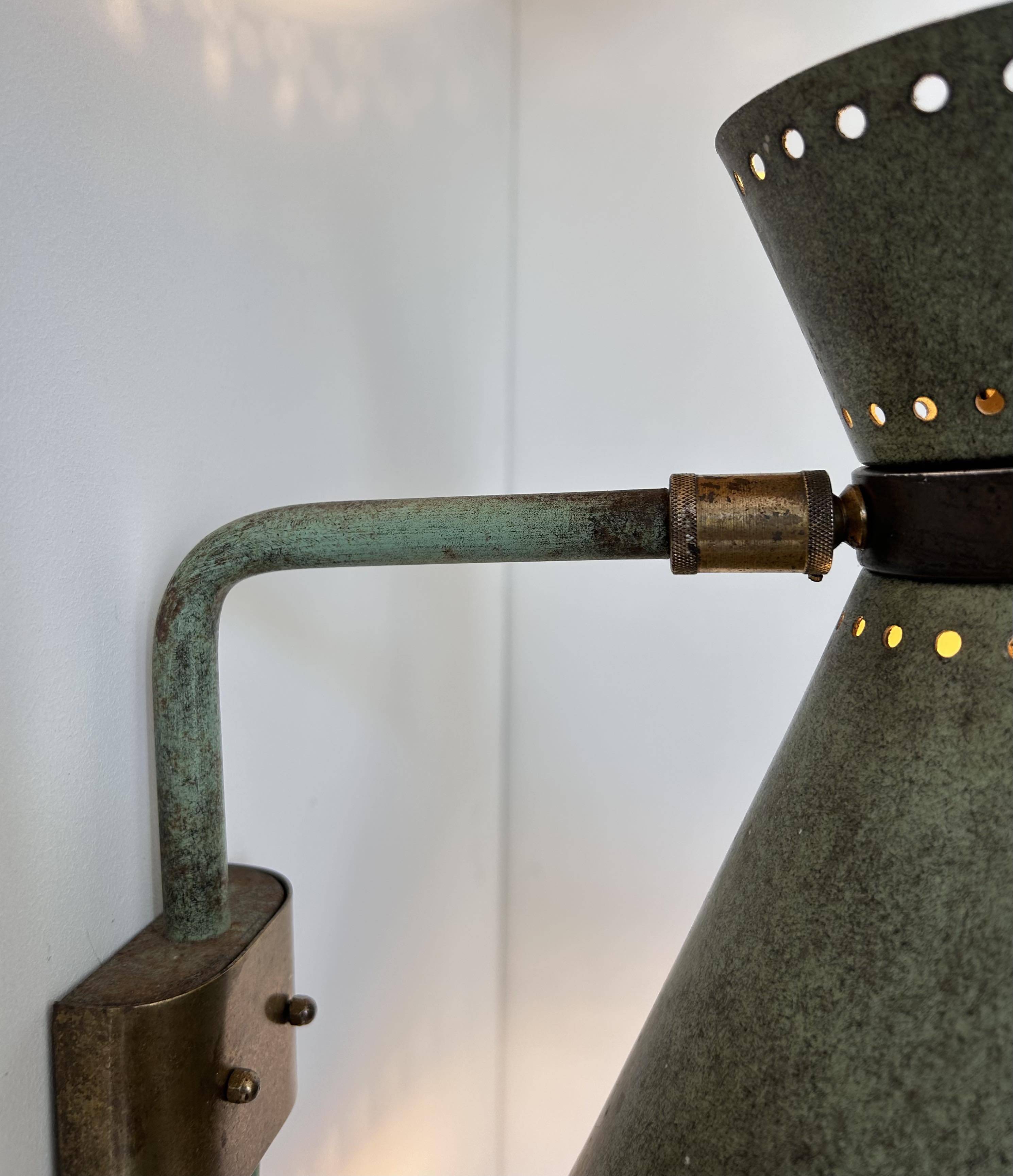 Vintage adjustable wall lamp, brass and patinated green, Italy 1950