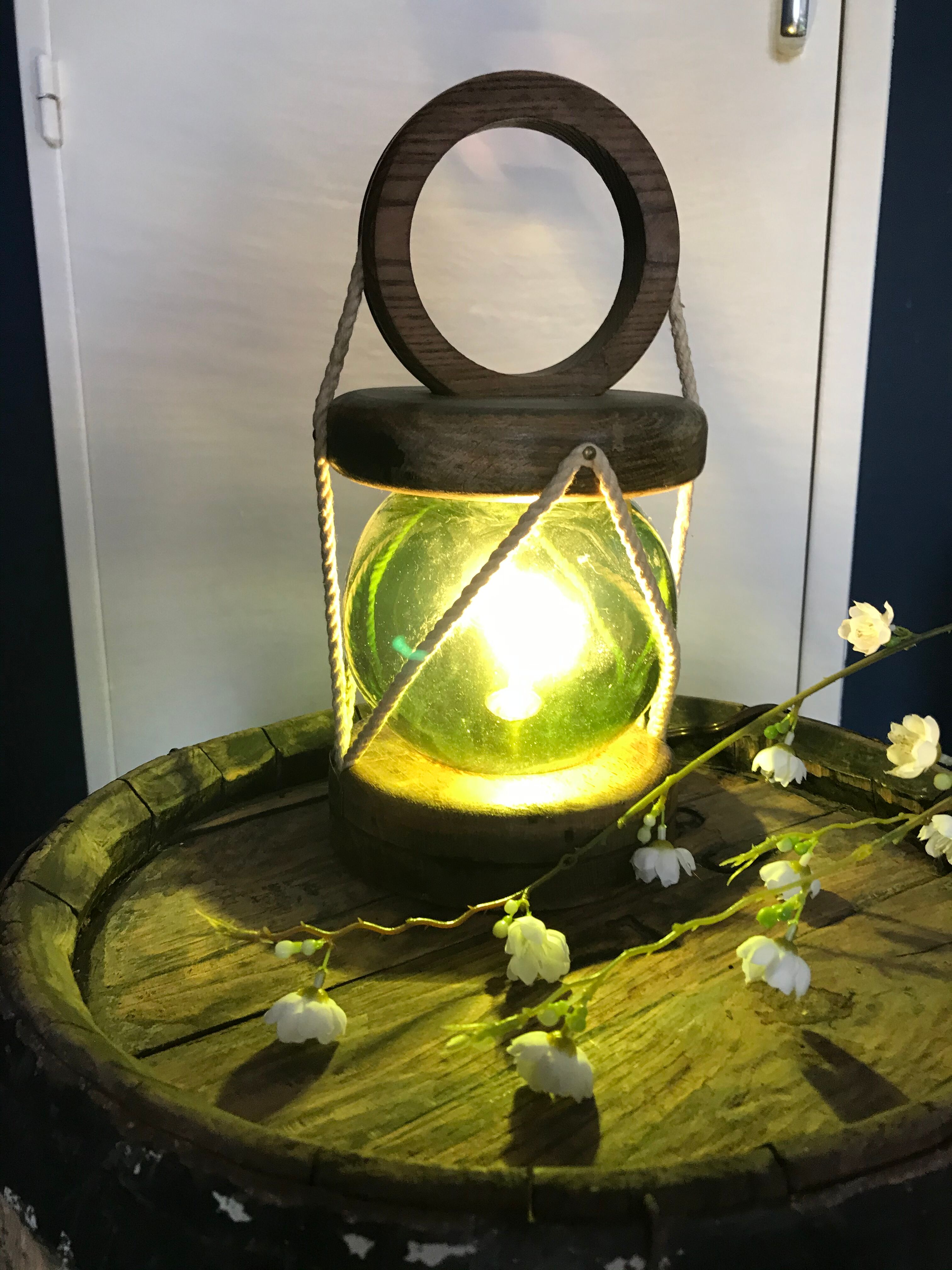 Lampe à poser type lanterne boule de pêcheur verte