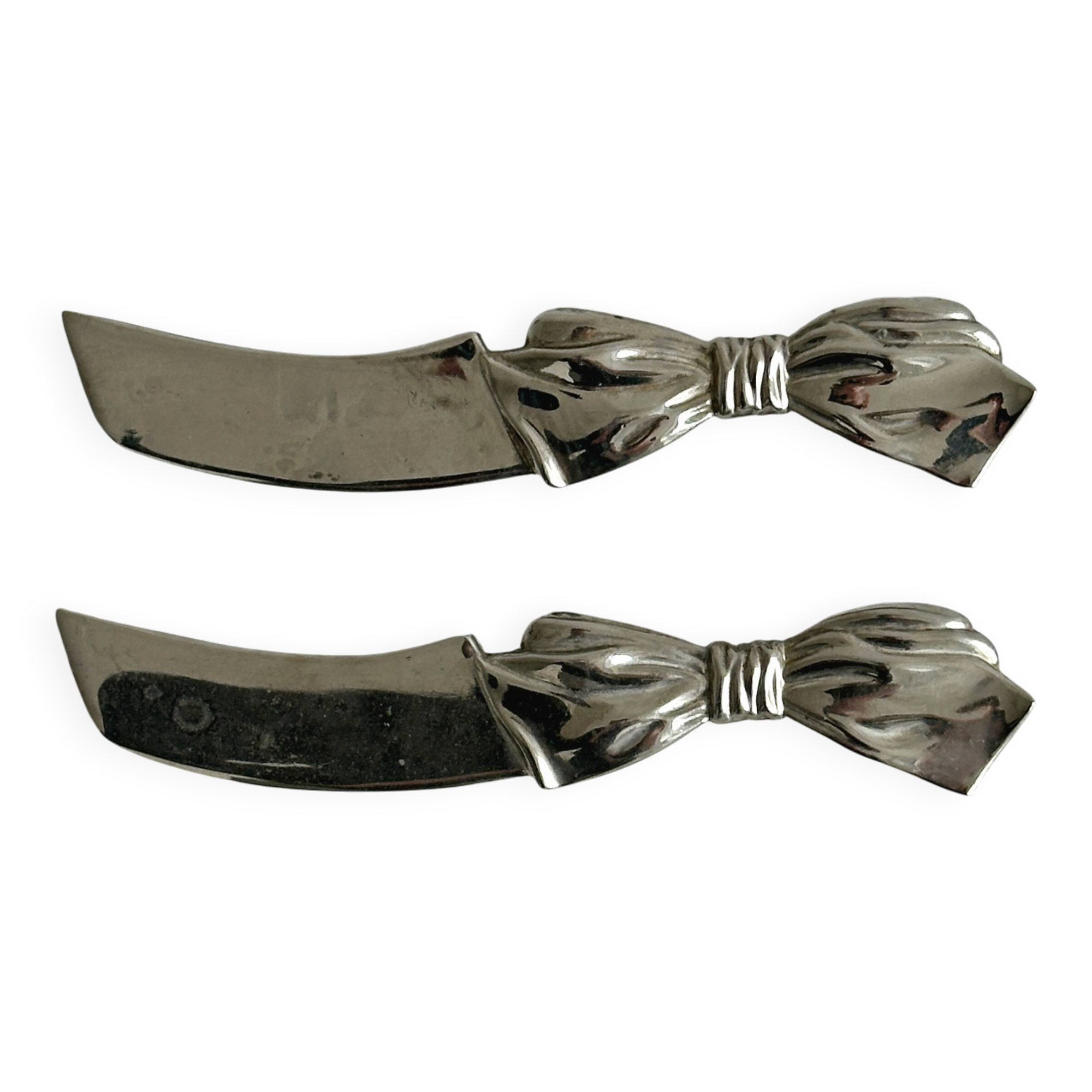 Metal butter knives