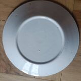 Assiette en faïence de l'Est