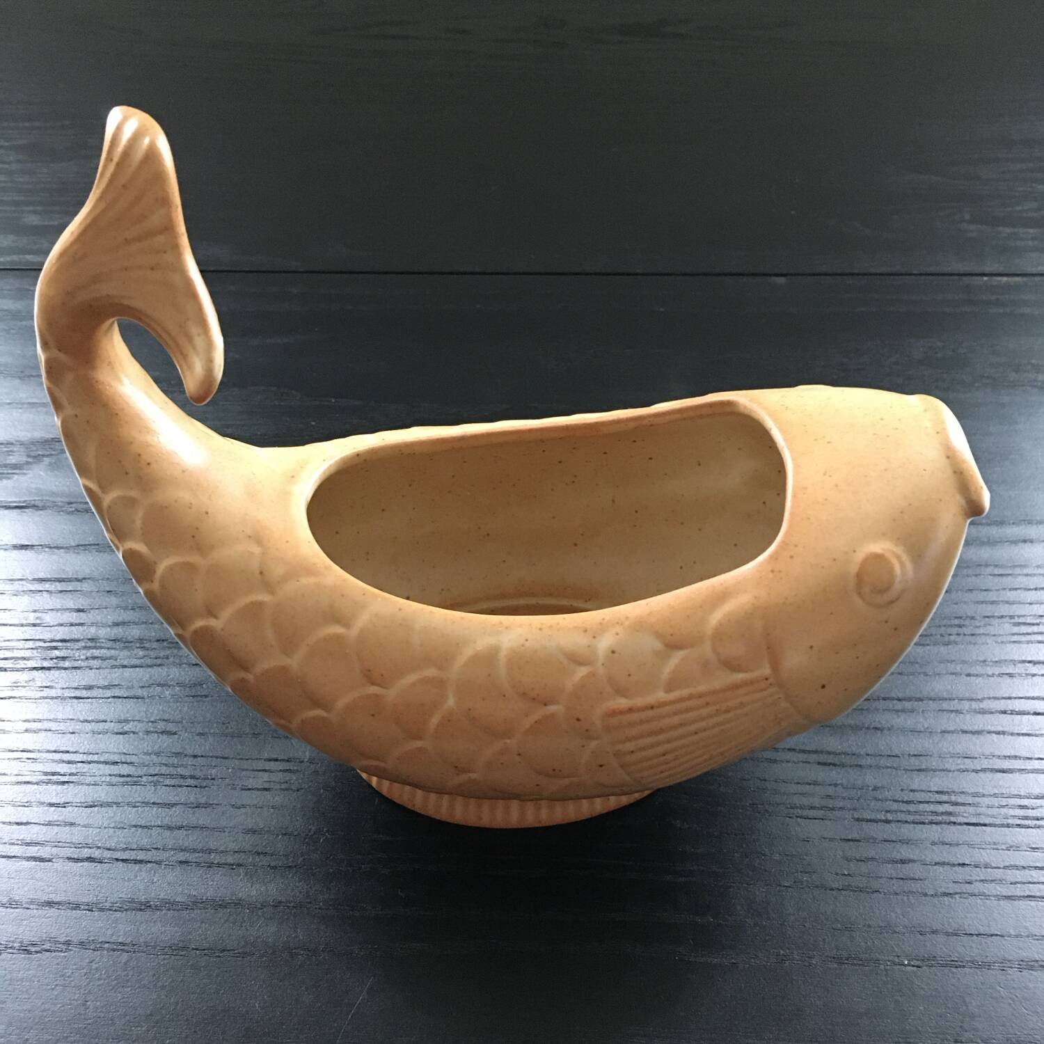 Fish cache pot in stoneware