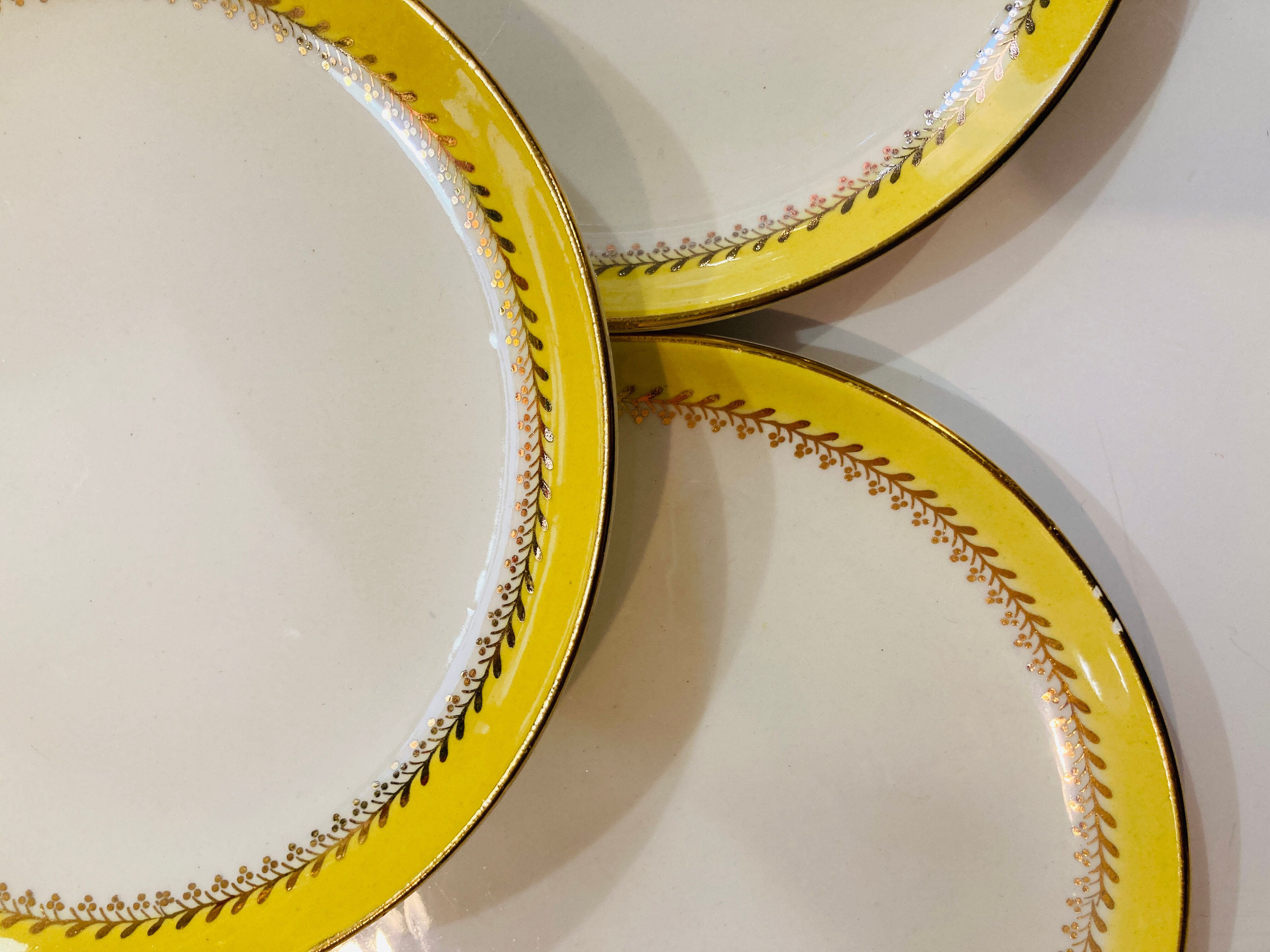 5 plates Biarritz yellow and golden