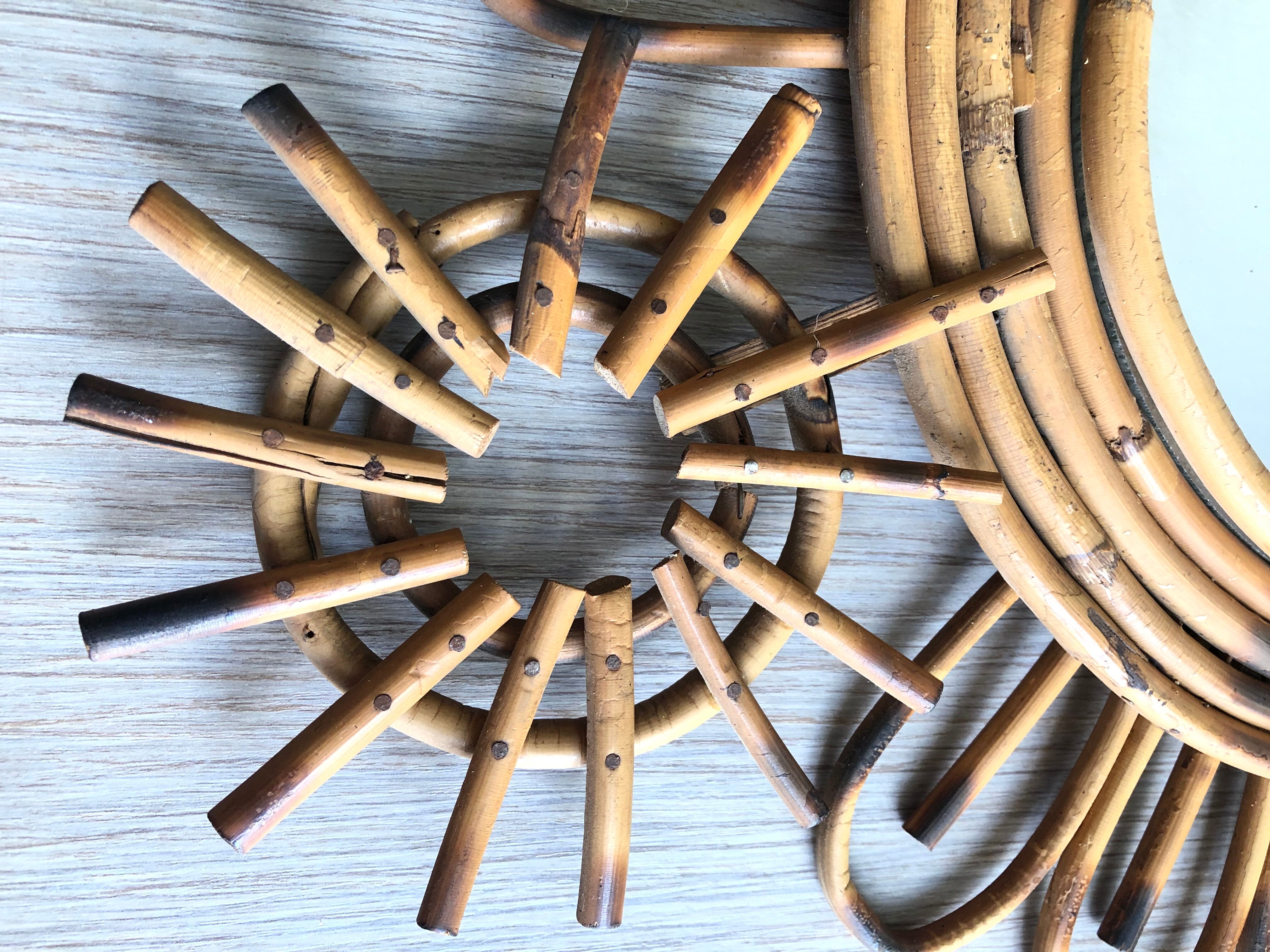 Mirror sun flower in rattan