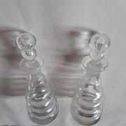 Lot de deux burettes huile et vinaigre en verre tourné