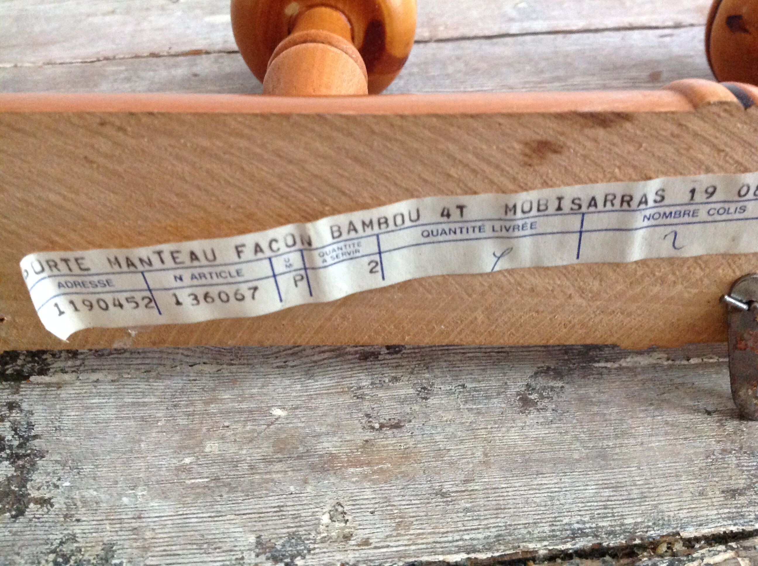 Bamboo-style coat hanger