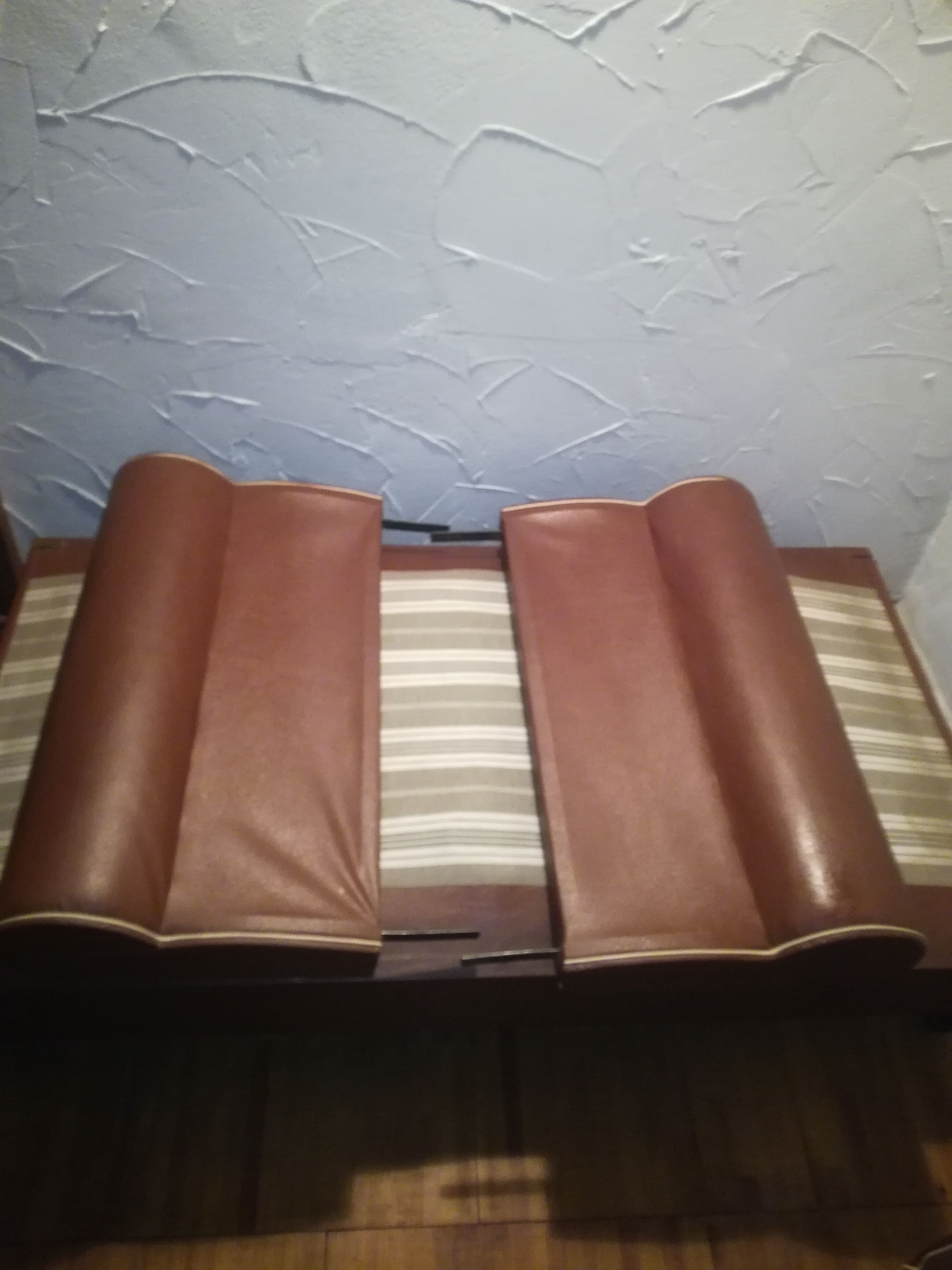 2-seater vintage fawn skai