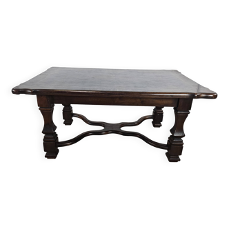 Table basse en noyer avec pieds croisés