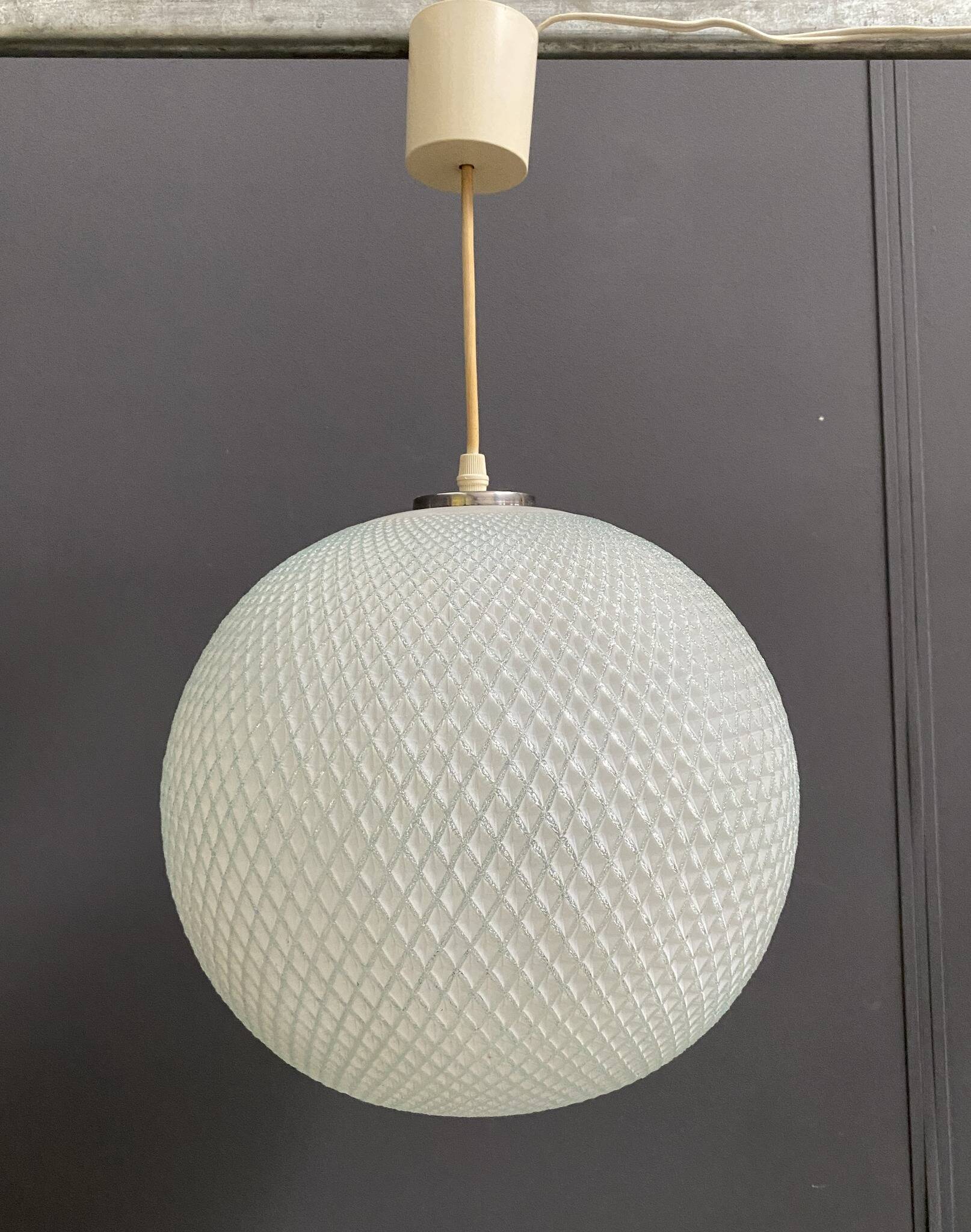 Glas hanging lamp pattern like a golfball 1970s