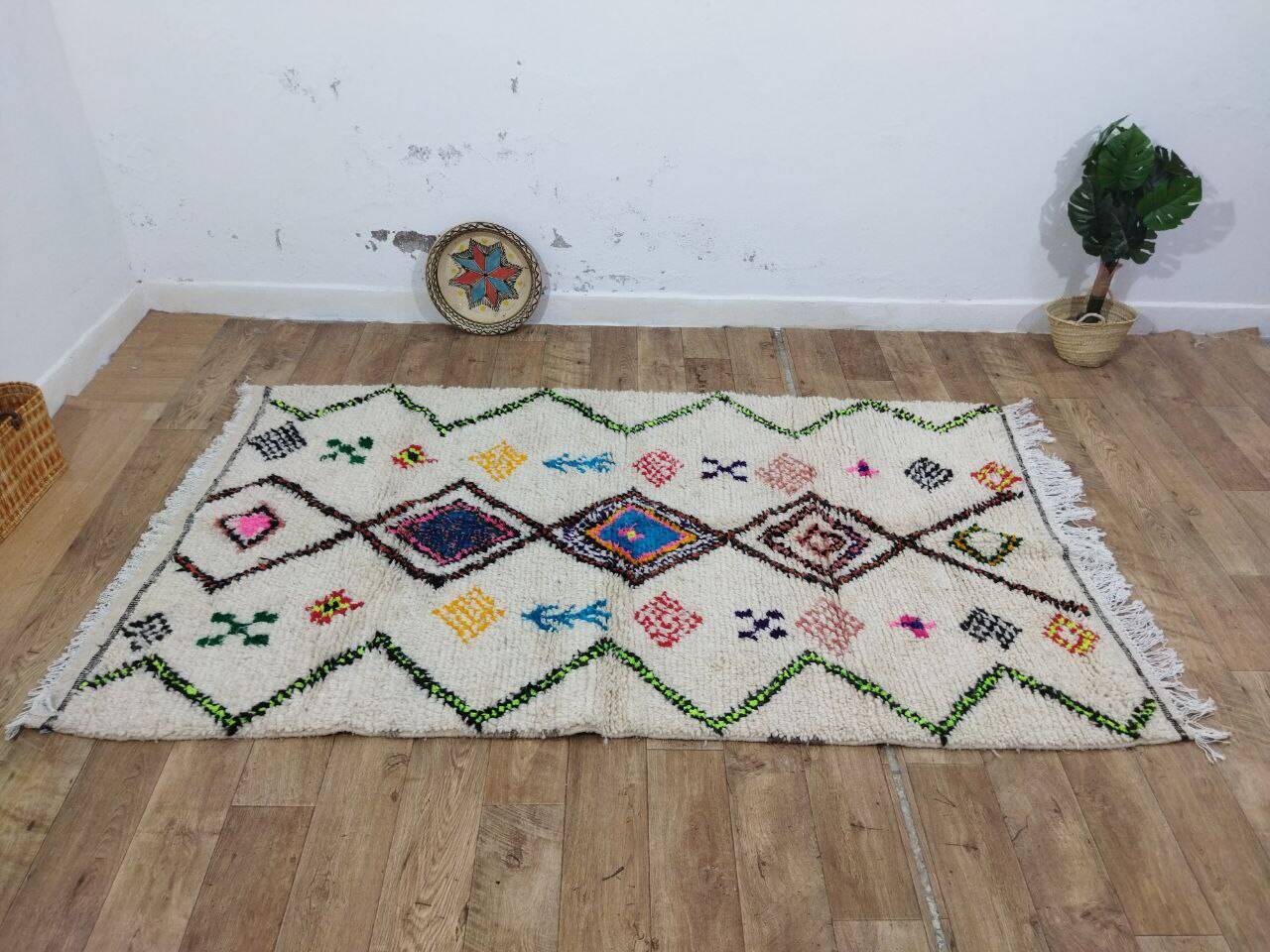 Azilal Berber rug in handmade wool 250 X 140 CM