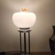 Lampe vintage en acier chromé et opaline mazzega 1980