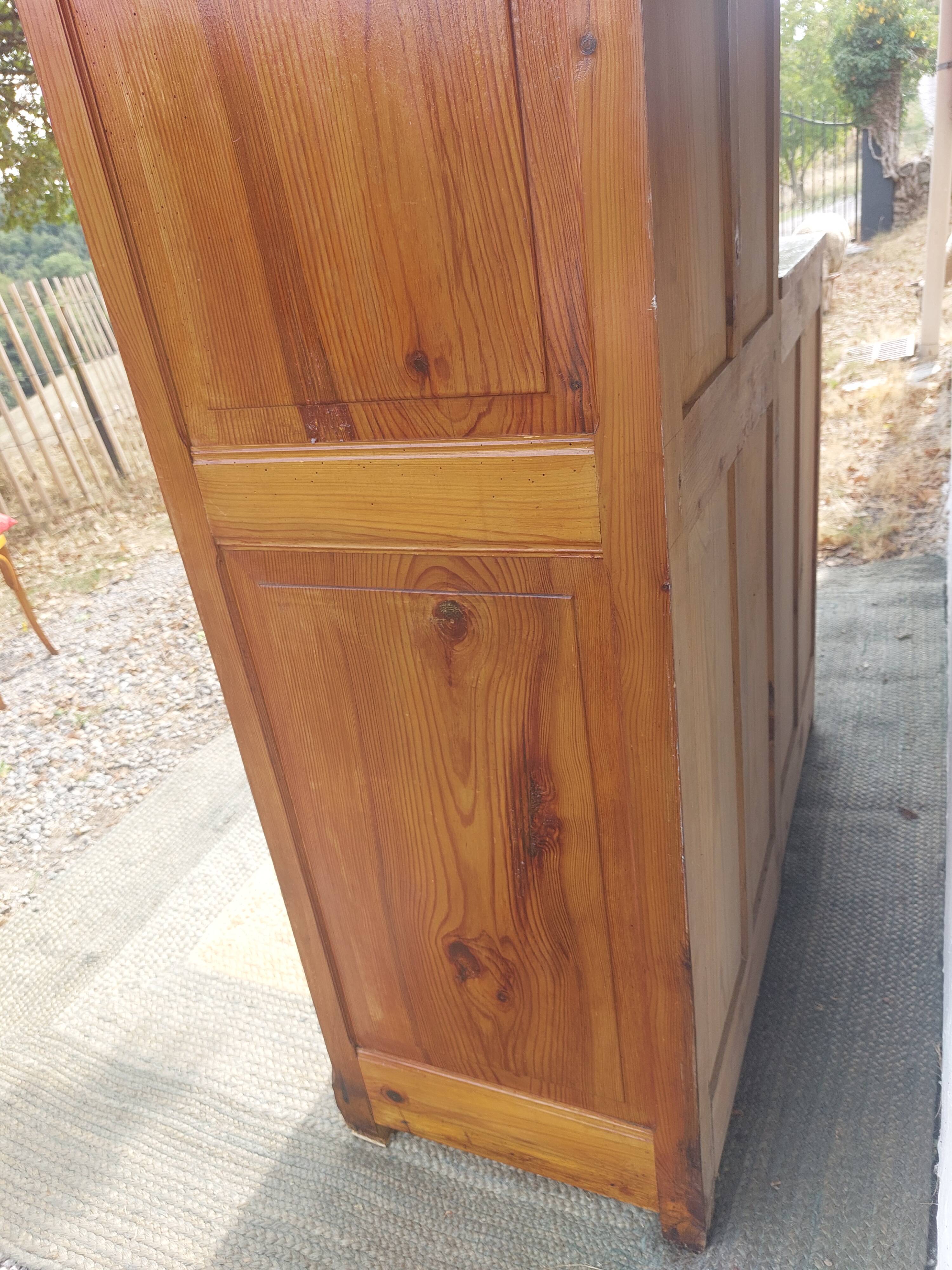 wardrobe, asymmetrical wardrobe