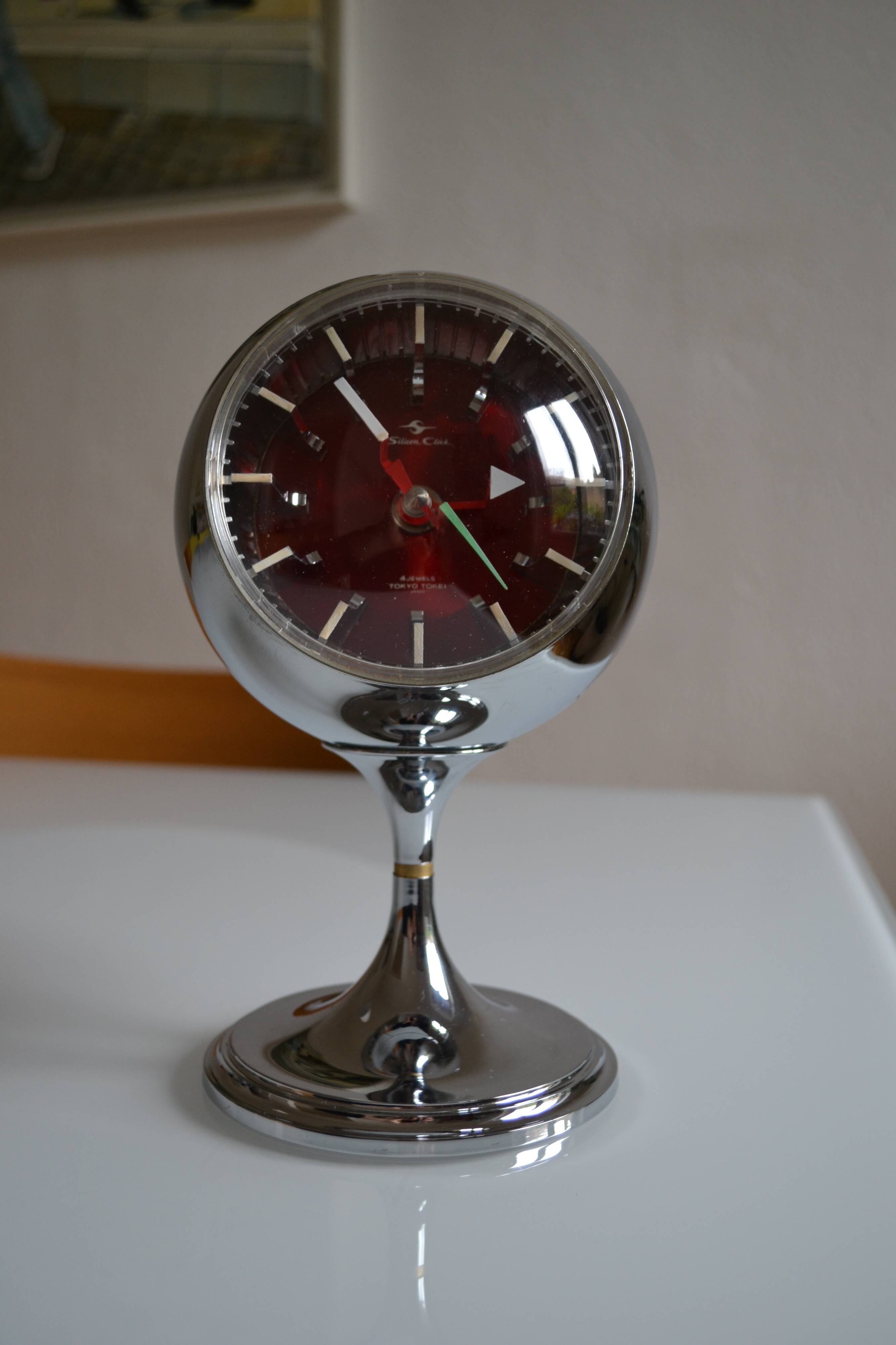 Tokyo Tokei 4 jewels vintage space age japan clock 1970 tulip foot