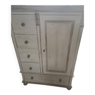 Bonnetier wardrobe