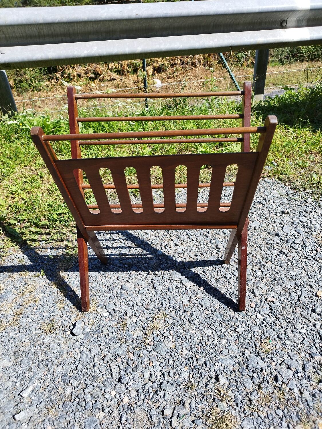 Scandinavian style folding magazine rack by Cees Brackman for Pastoe 60/70