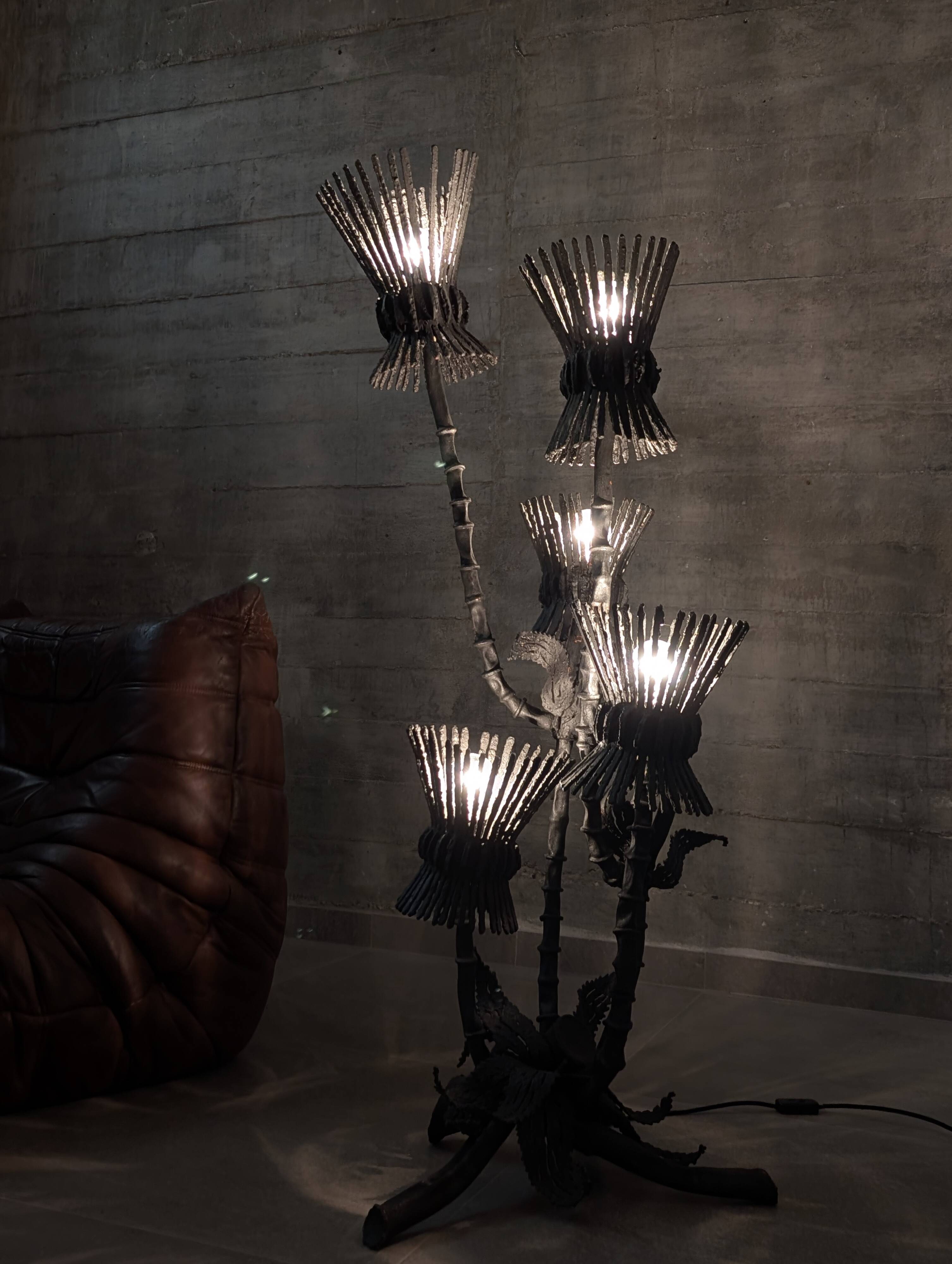 Brutalist floor lamp with five thistle-shaped lights in black wrought iron, 1970s