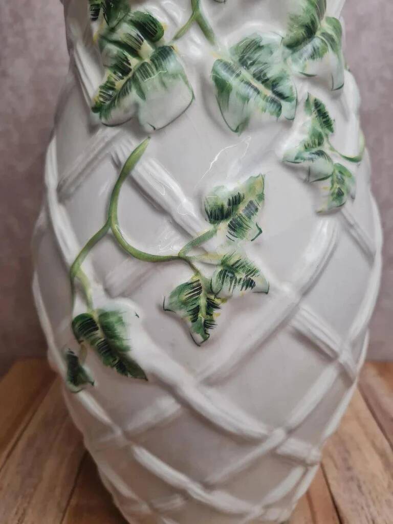 Large vintage Portuguese vase FG Trompe-l'œil vase with raised ivy decoration