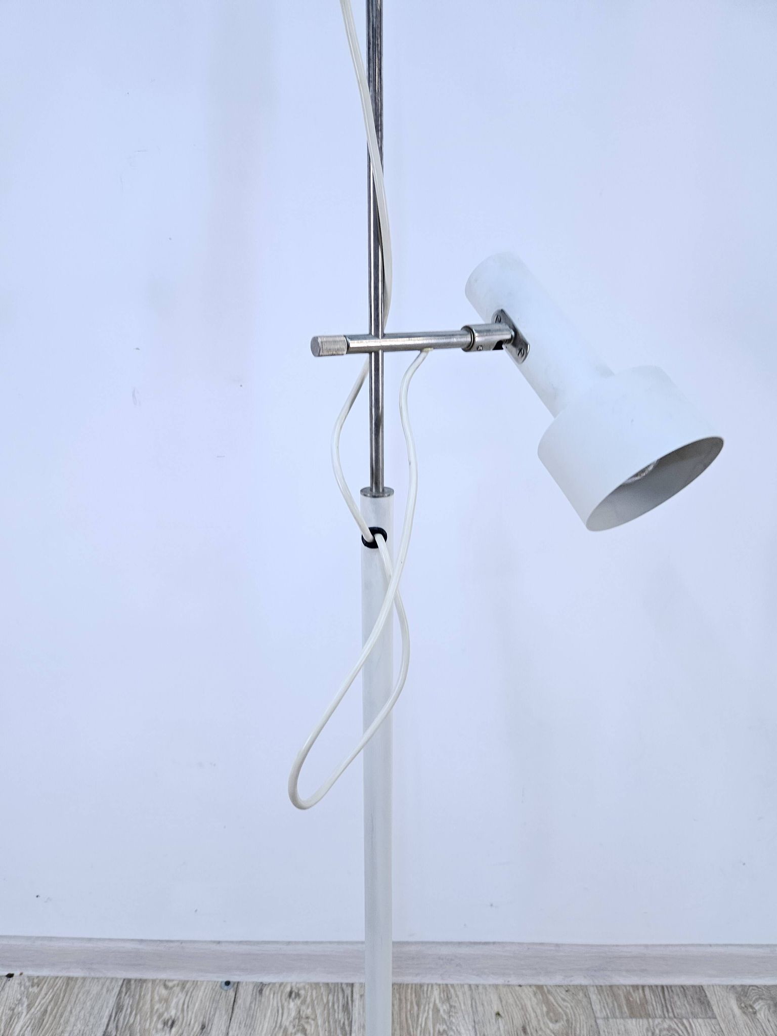 Lampe de sol blanche, Allemagne, années 1960.