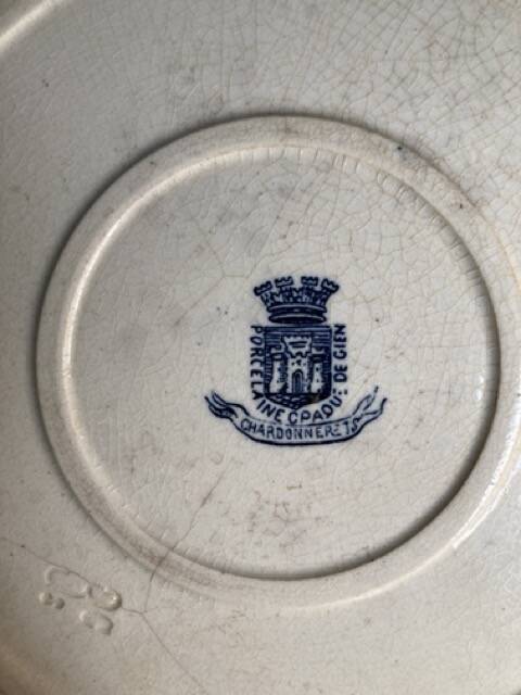 GIEN iron earth dish Goldfinches model