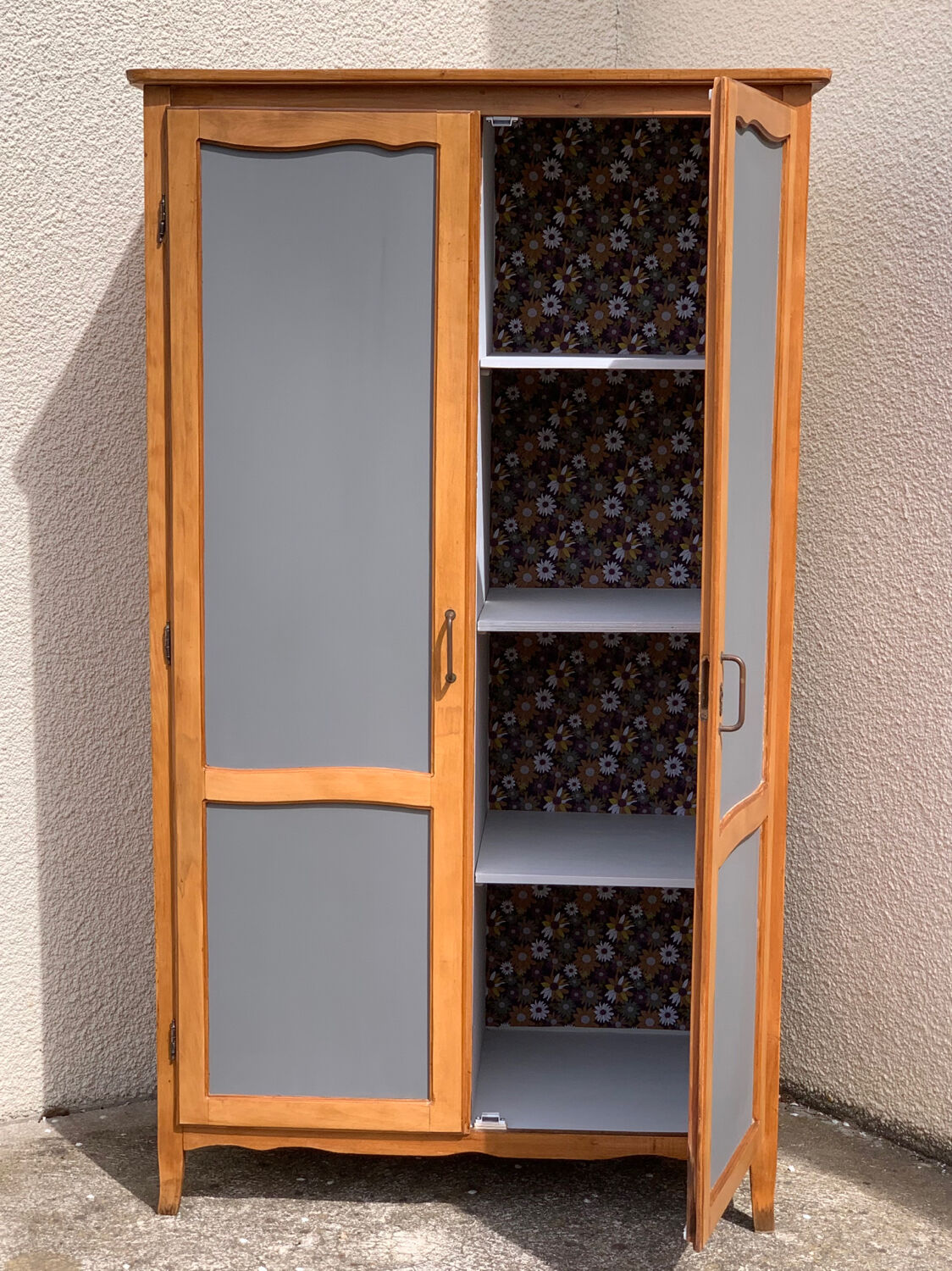Vintage Parisian cabinet 1970s