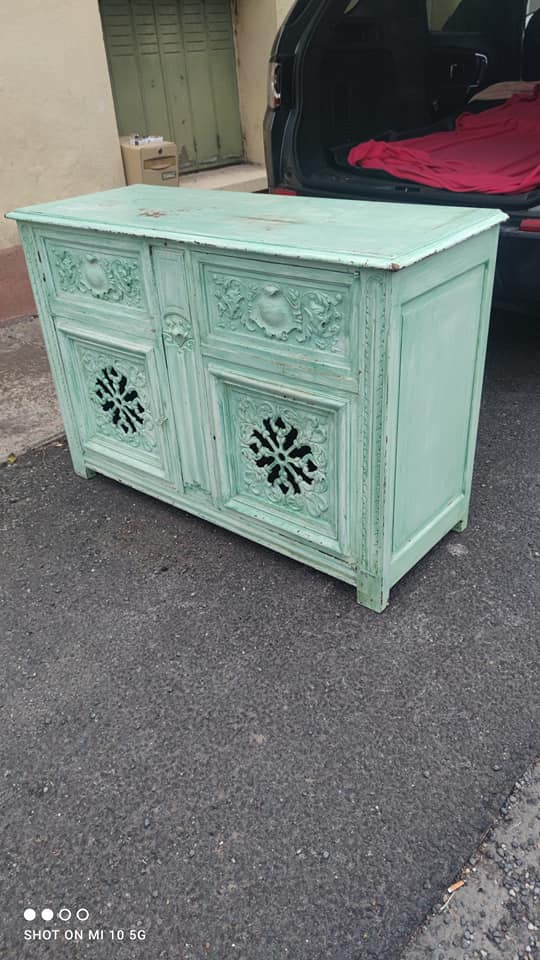 Buffet in painted and patinated mahogany wood dating from the late nineteenth century
