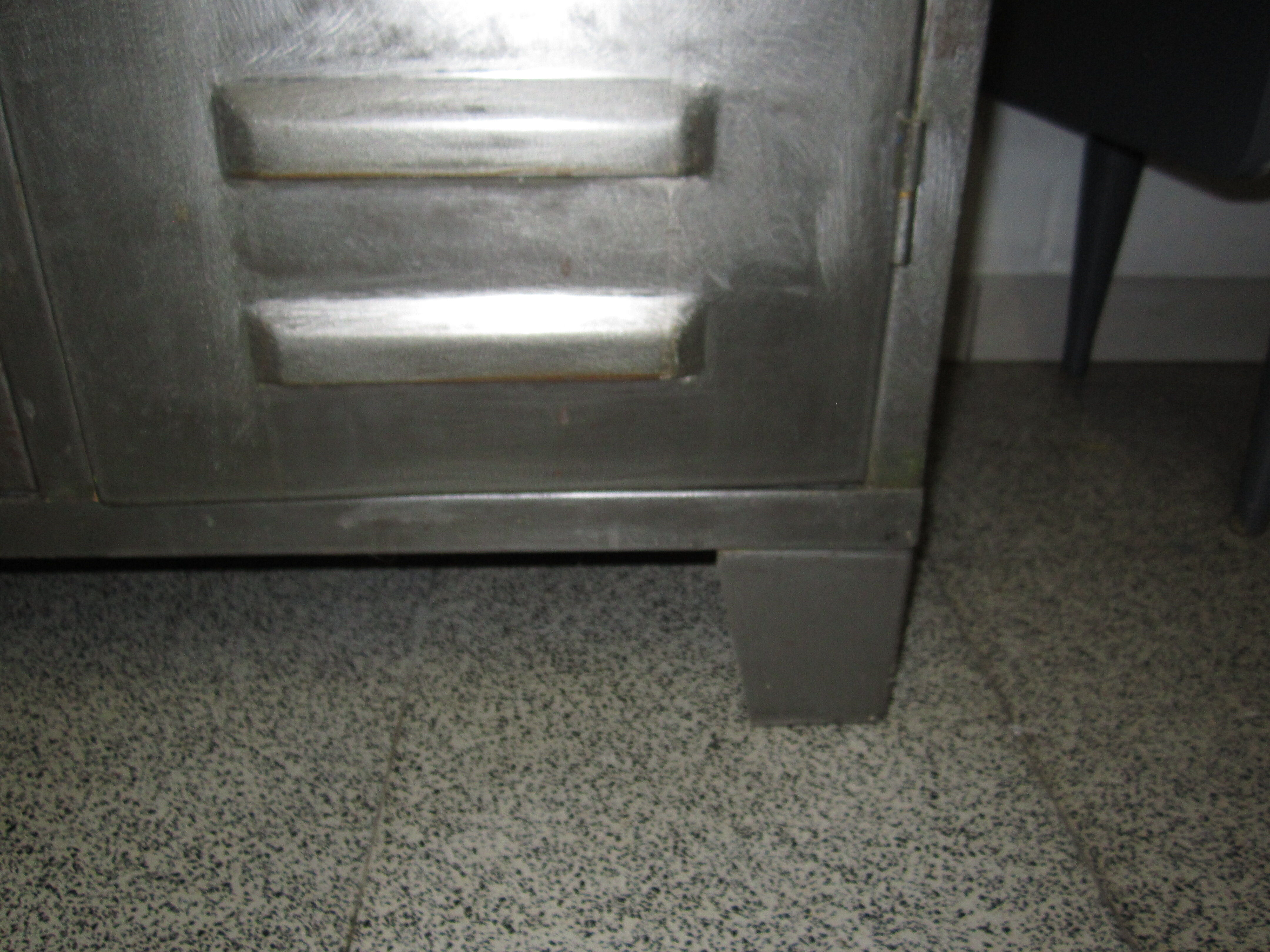 Dressing Cabinet metal