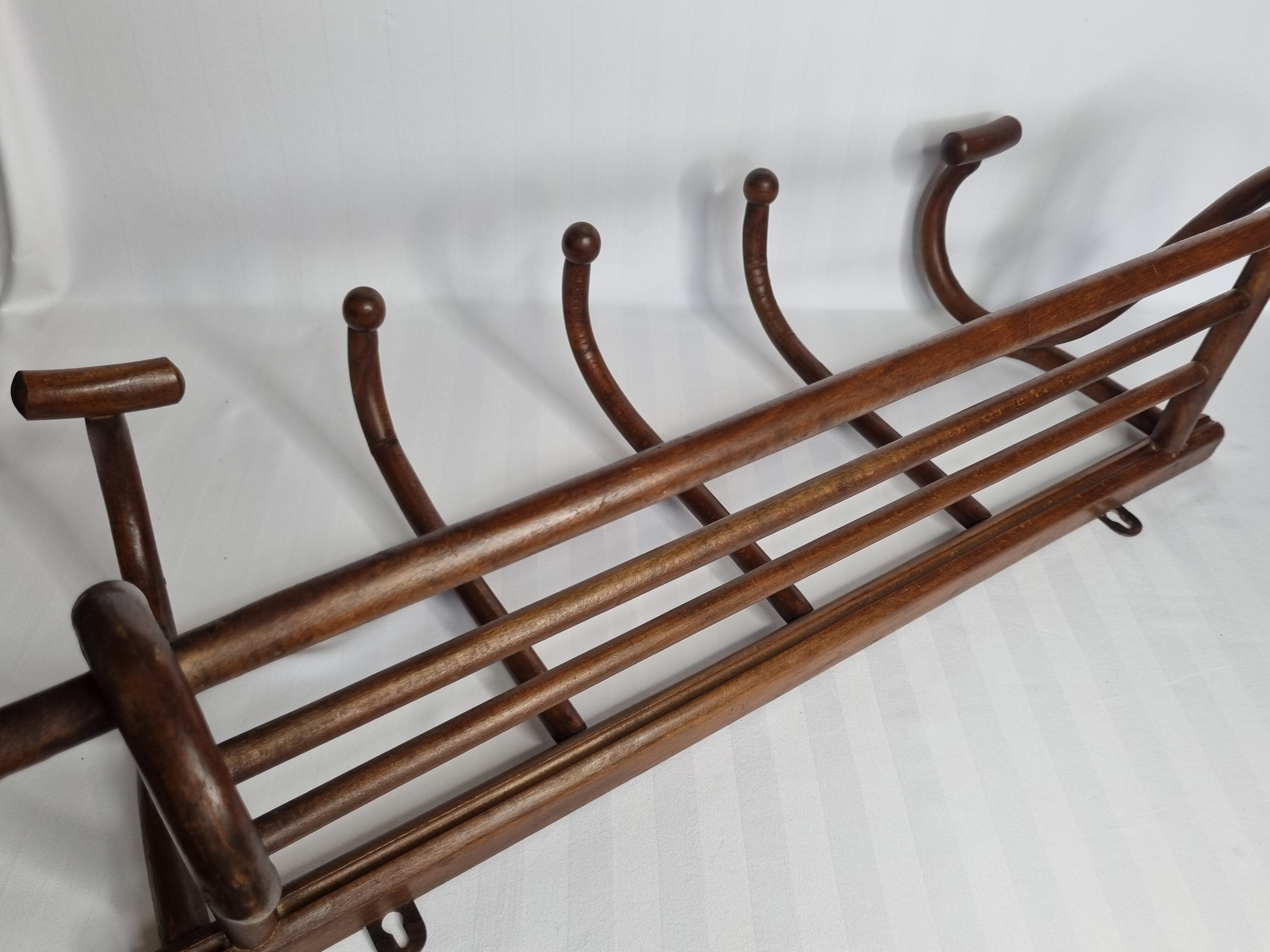 Portemanteau mural en bois courbé ancien 1900, 5 patères et un porte chapeau