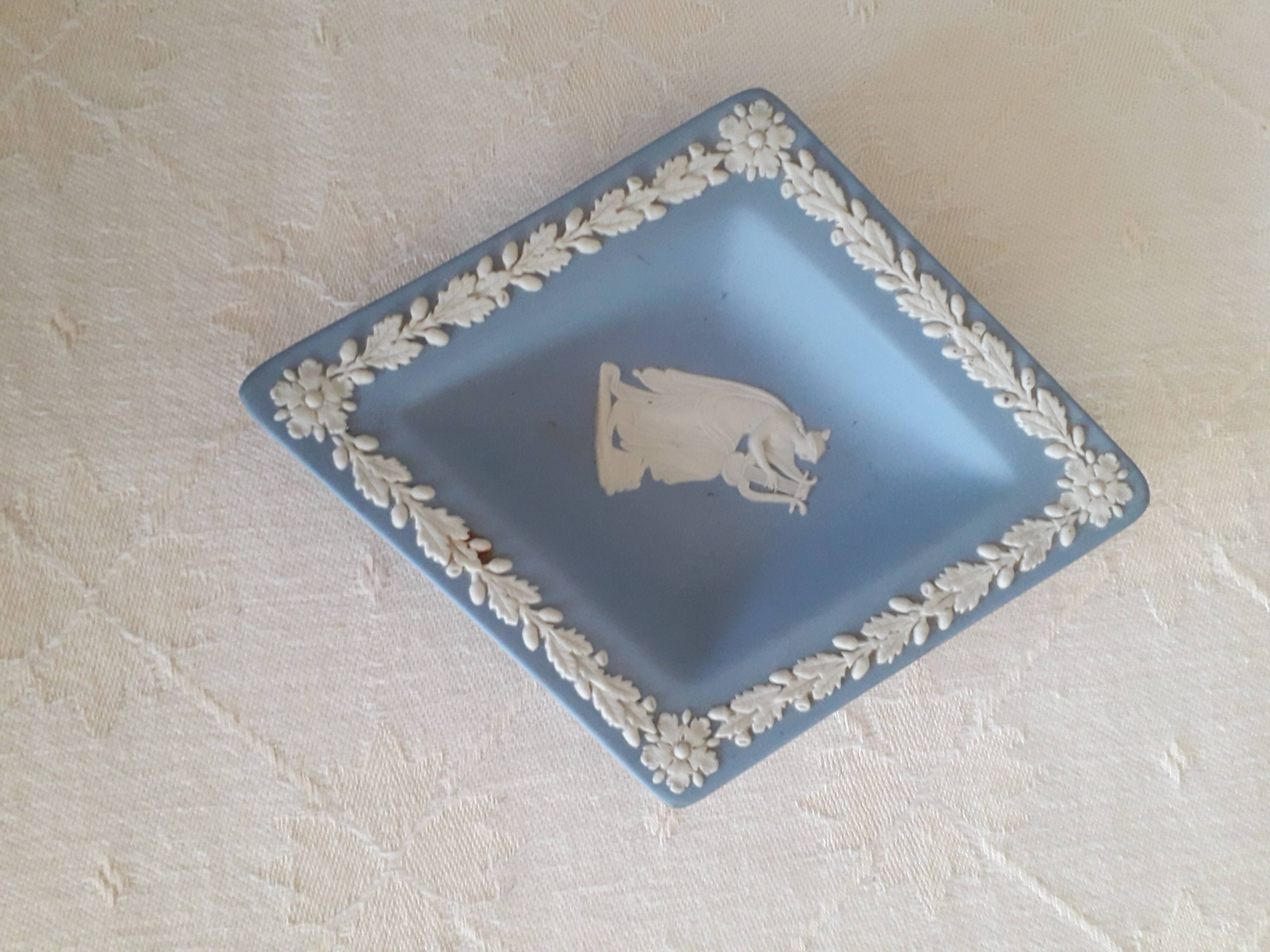 Wegdwood ceramic pocket emptier