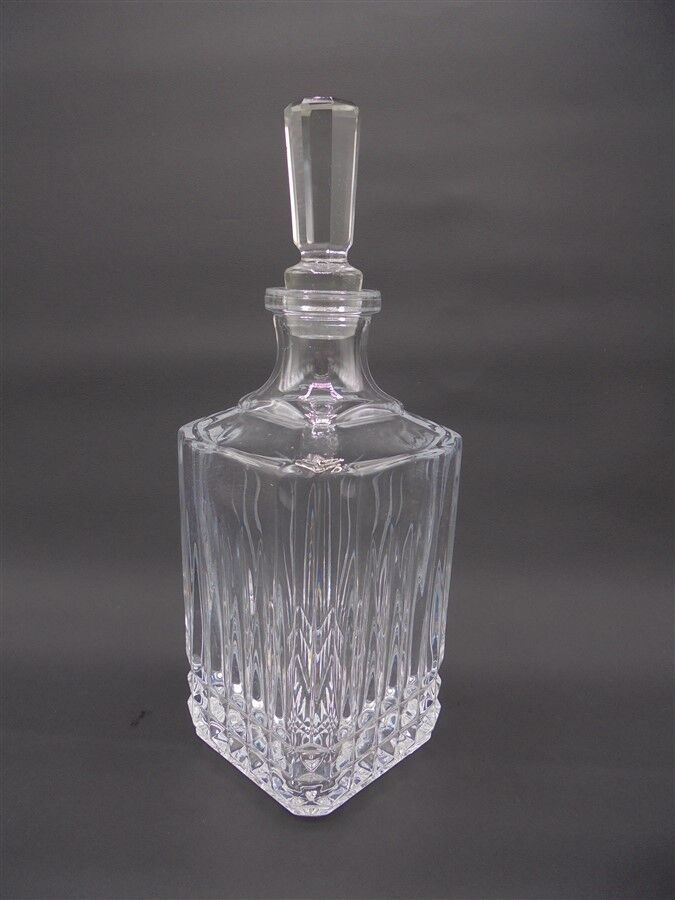 Service in crystal whisky