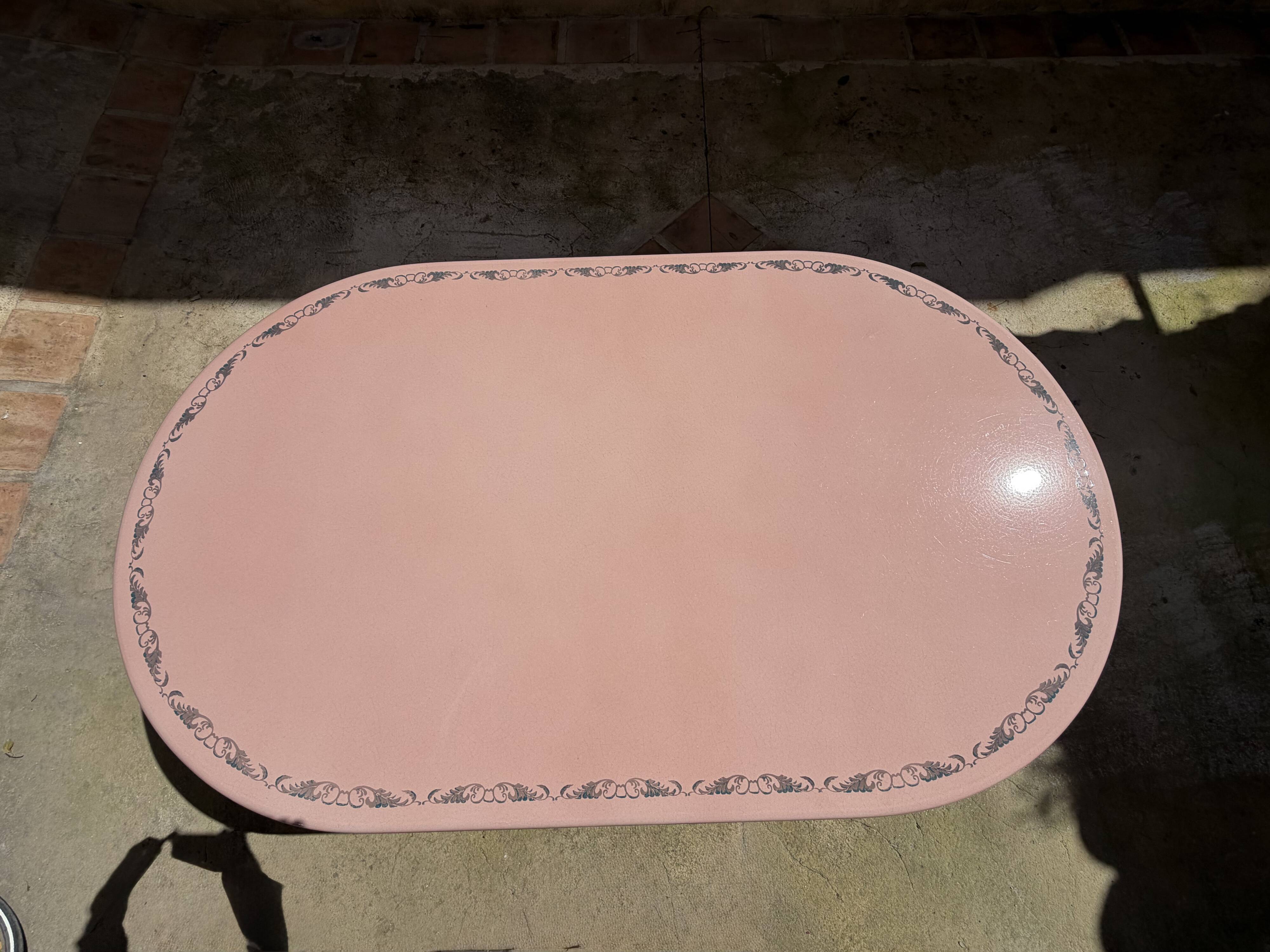 Oval table in enamelled lava from volvic