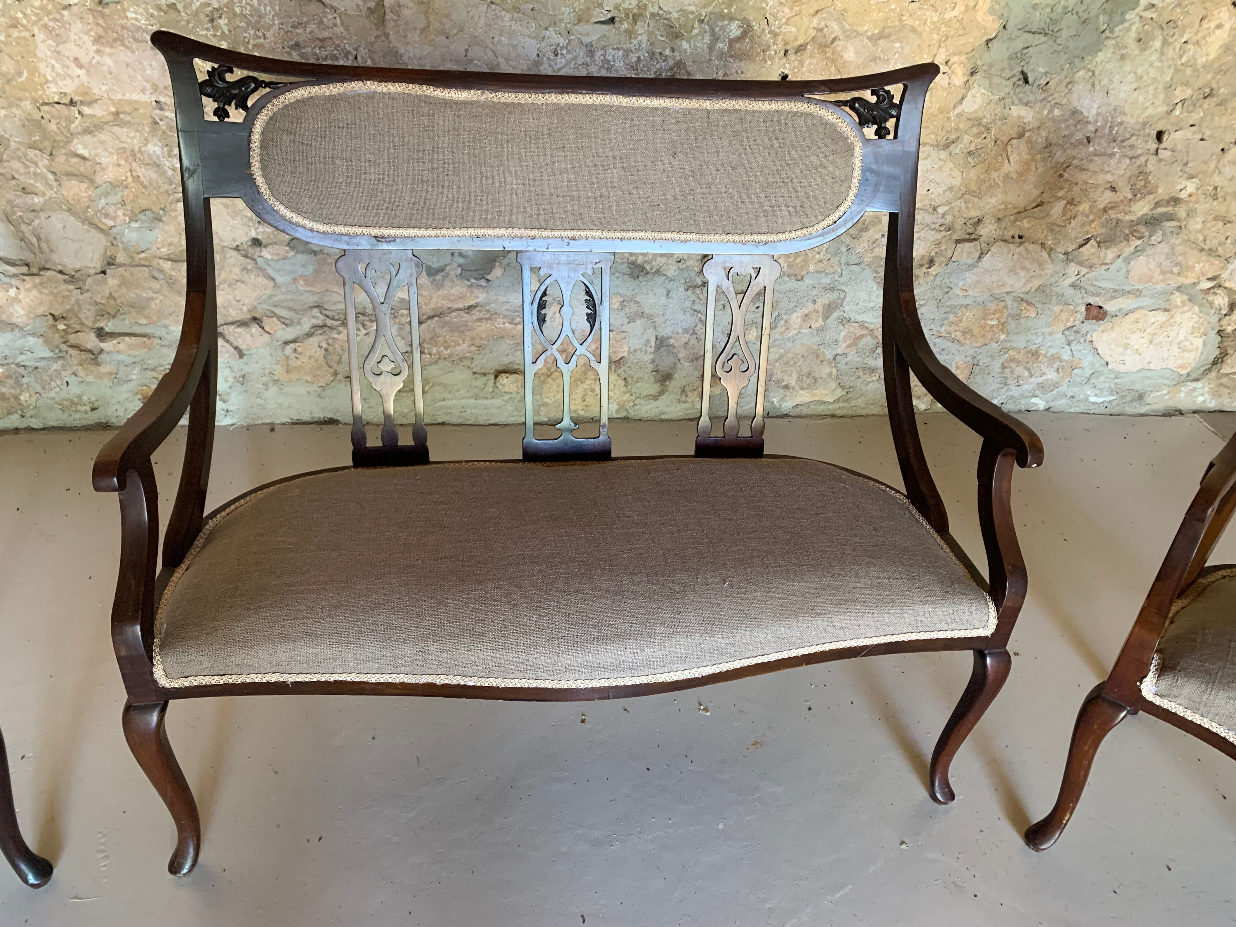 Banc et ses deux chaises