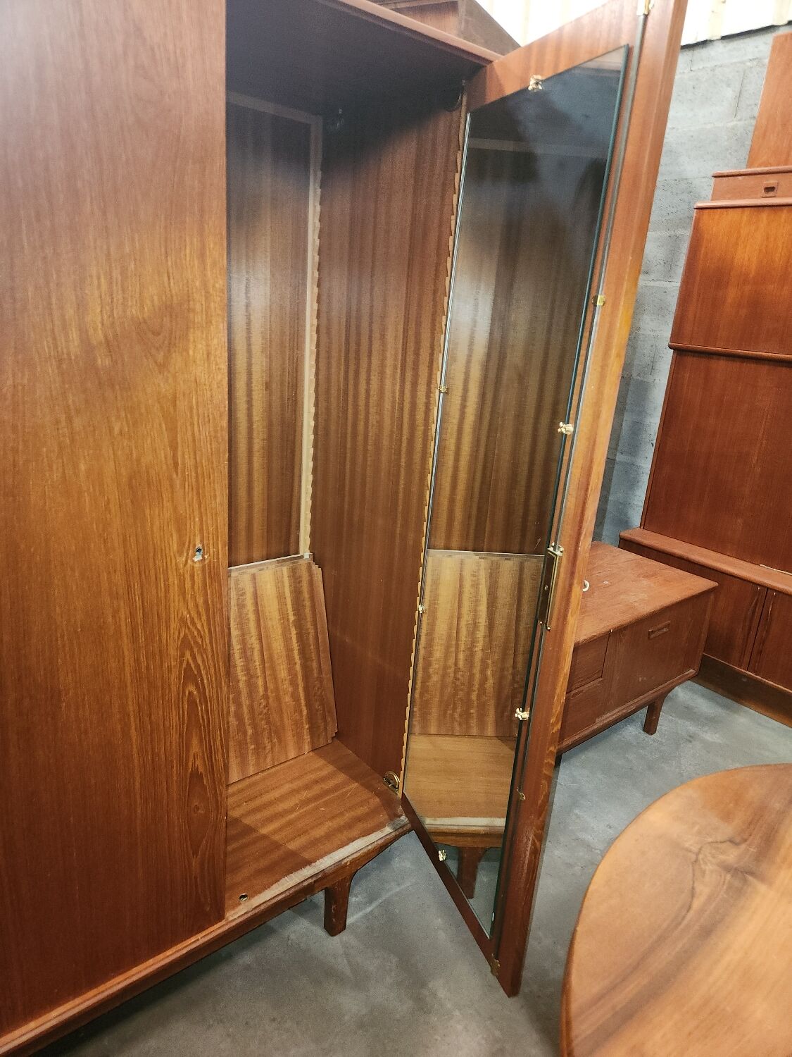 Scandinavian wardrobe 3doors