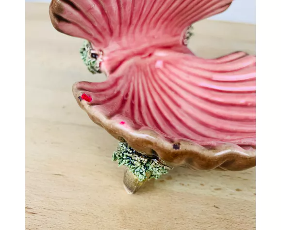 Empty pocket shell slip soap holder