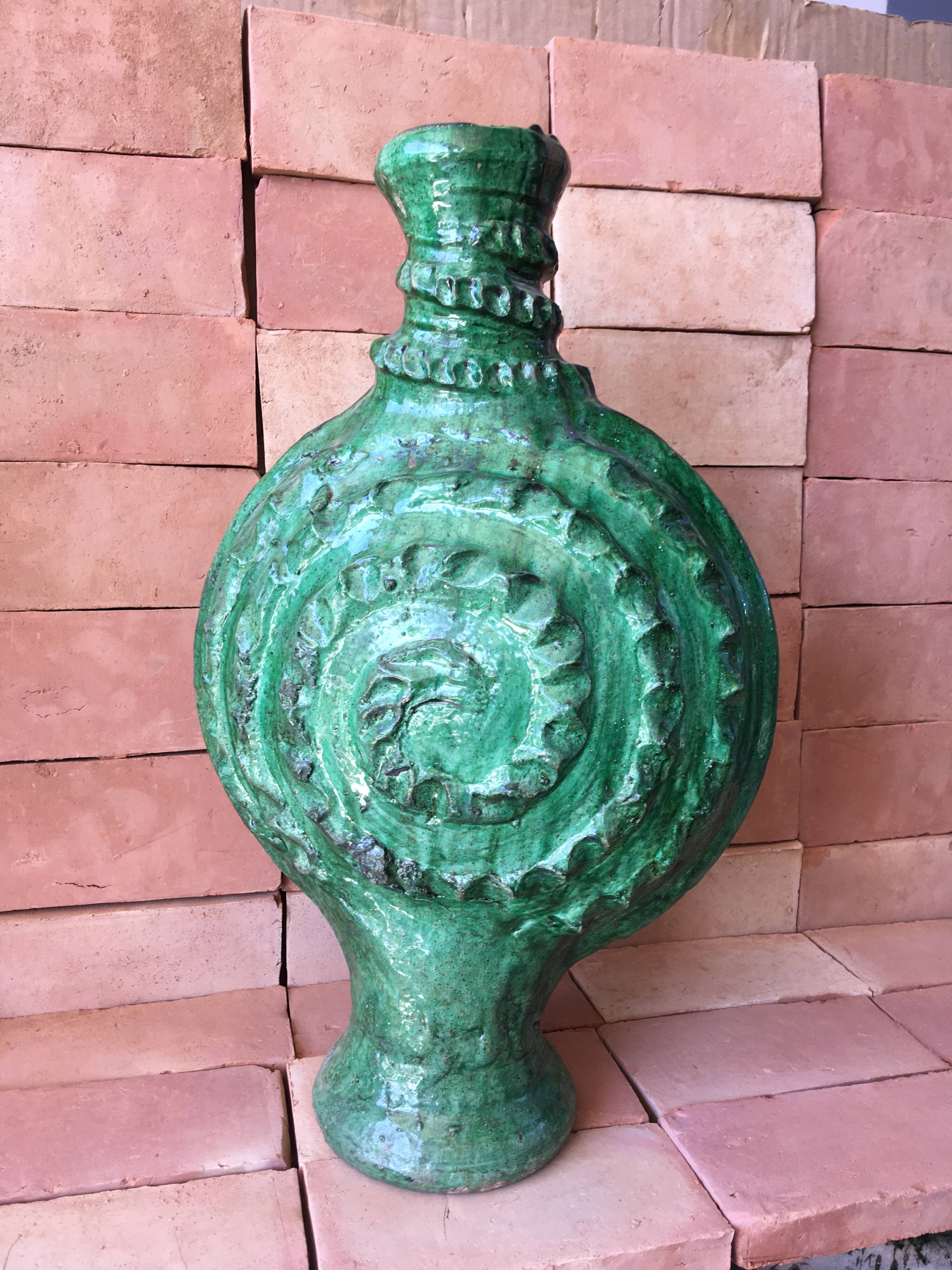 Poterie de tamegroute en terre cuite émaillée