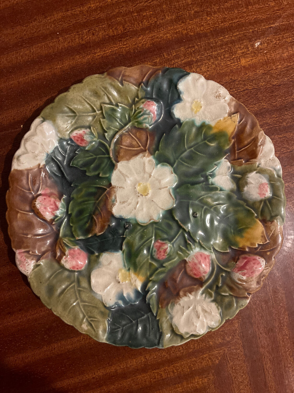 Strawberry barbotine plate