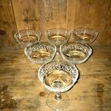 Lot verres anciens motif arabesque blanche