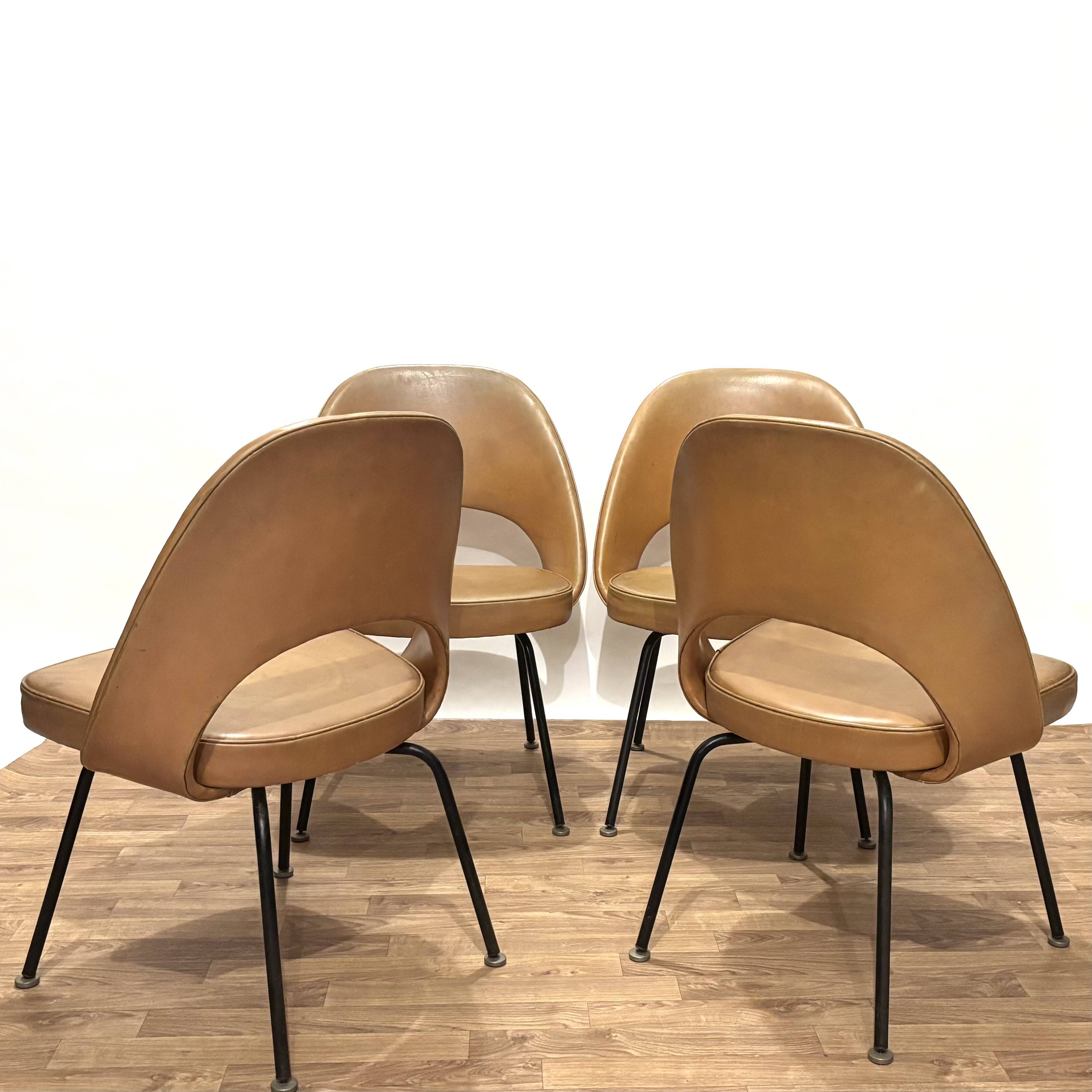 Set de 4 chaises Conférence de Saarinen pour Knoll International