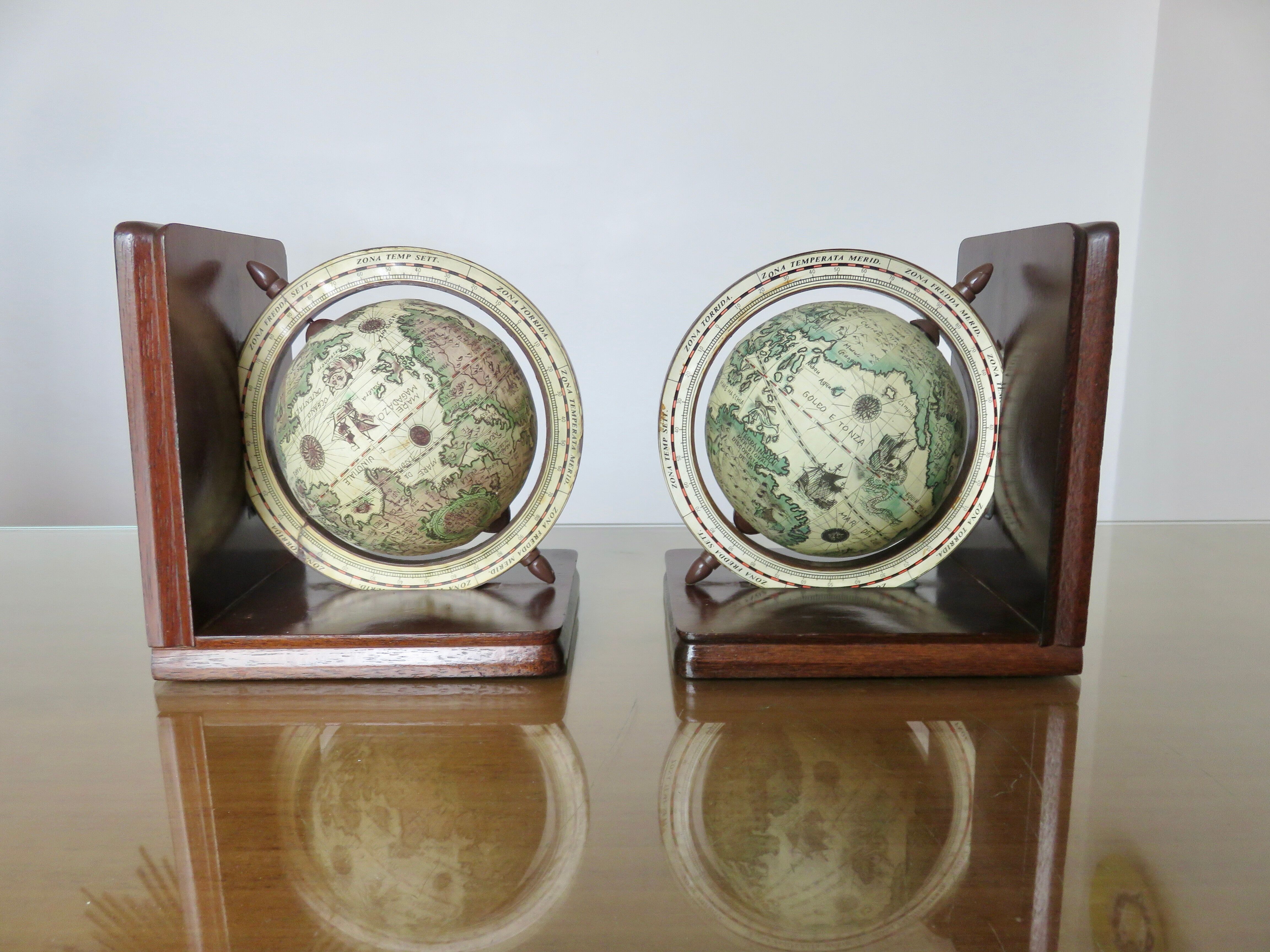Pair of wooden bookends "globe" from the 1970s.