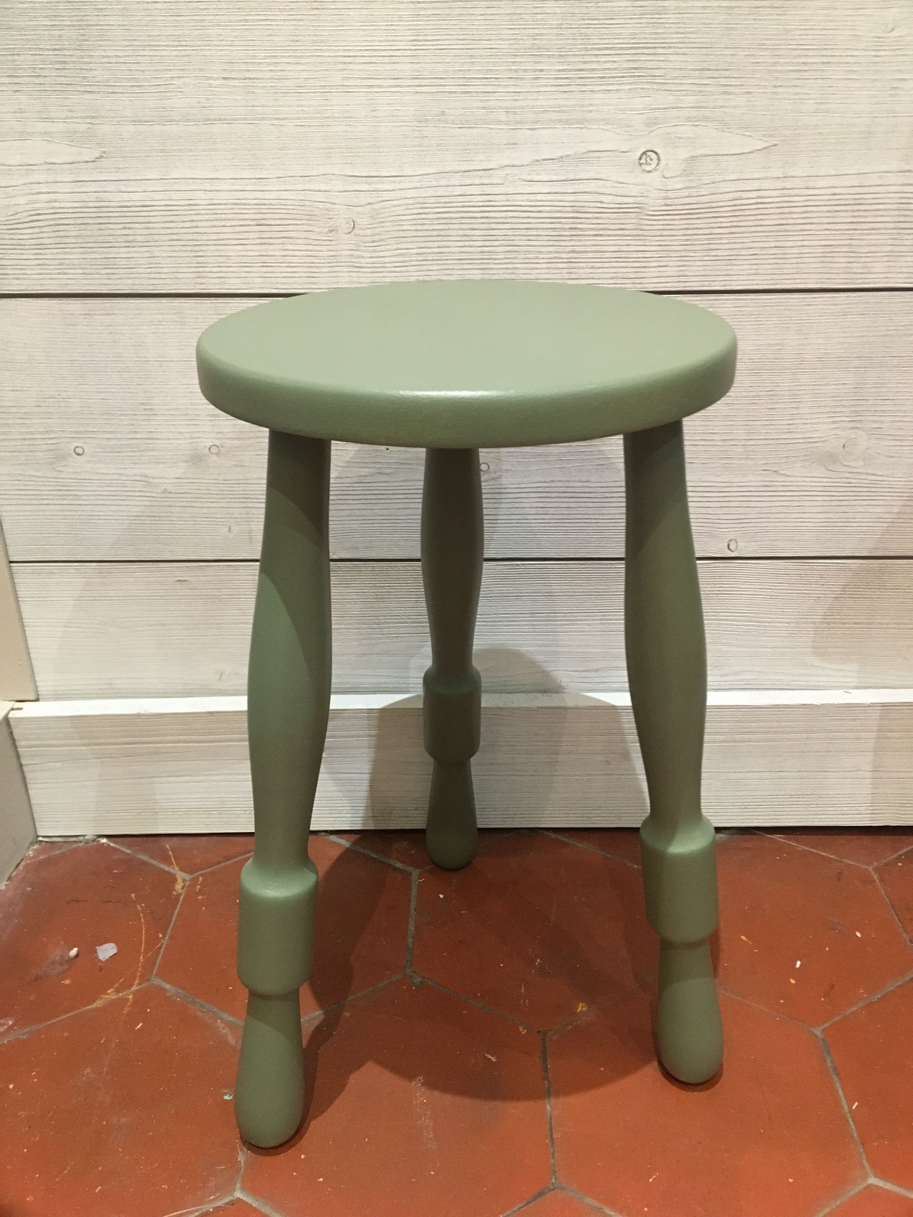 Tripod tabouret
