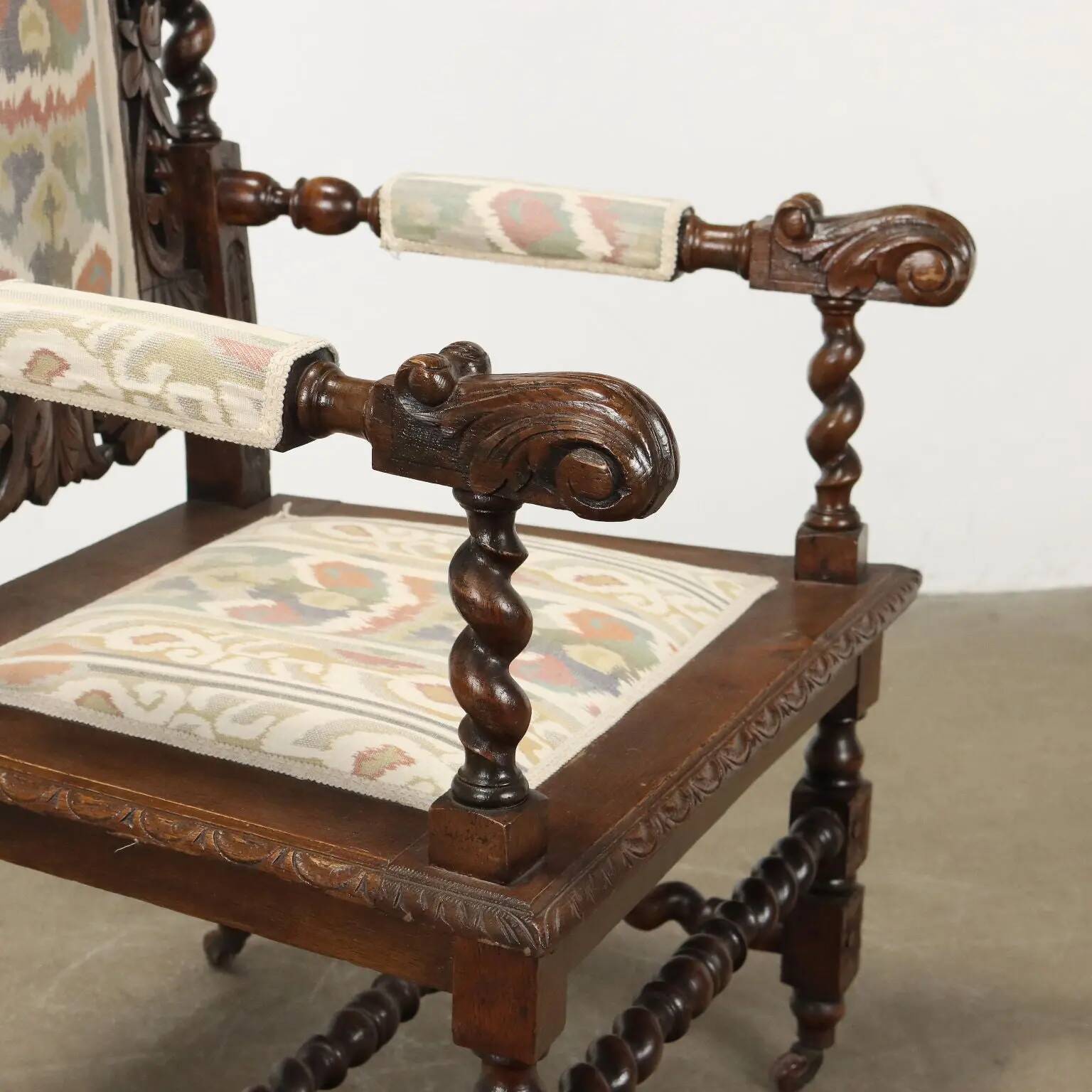 Antique Neo-Renaissance armchair in oak and fabric, 19th-20th century.