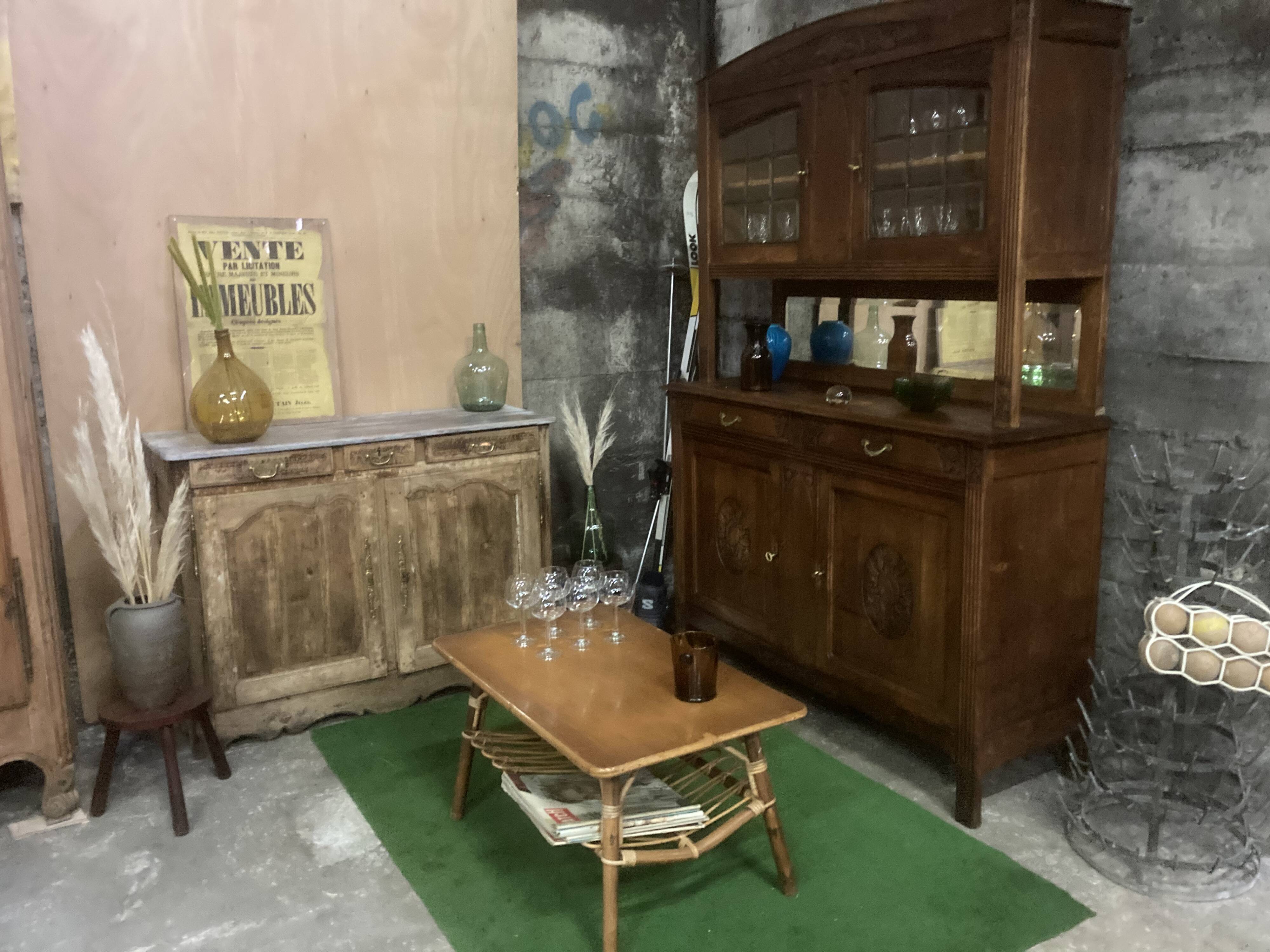 Buffet 18 th raw wood