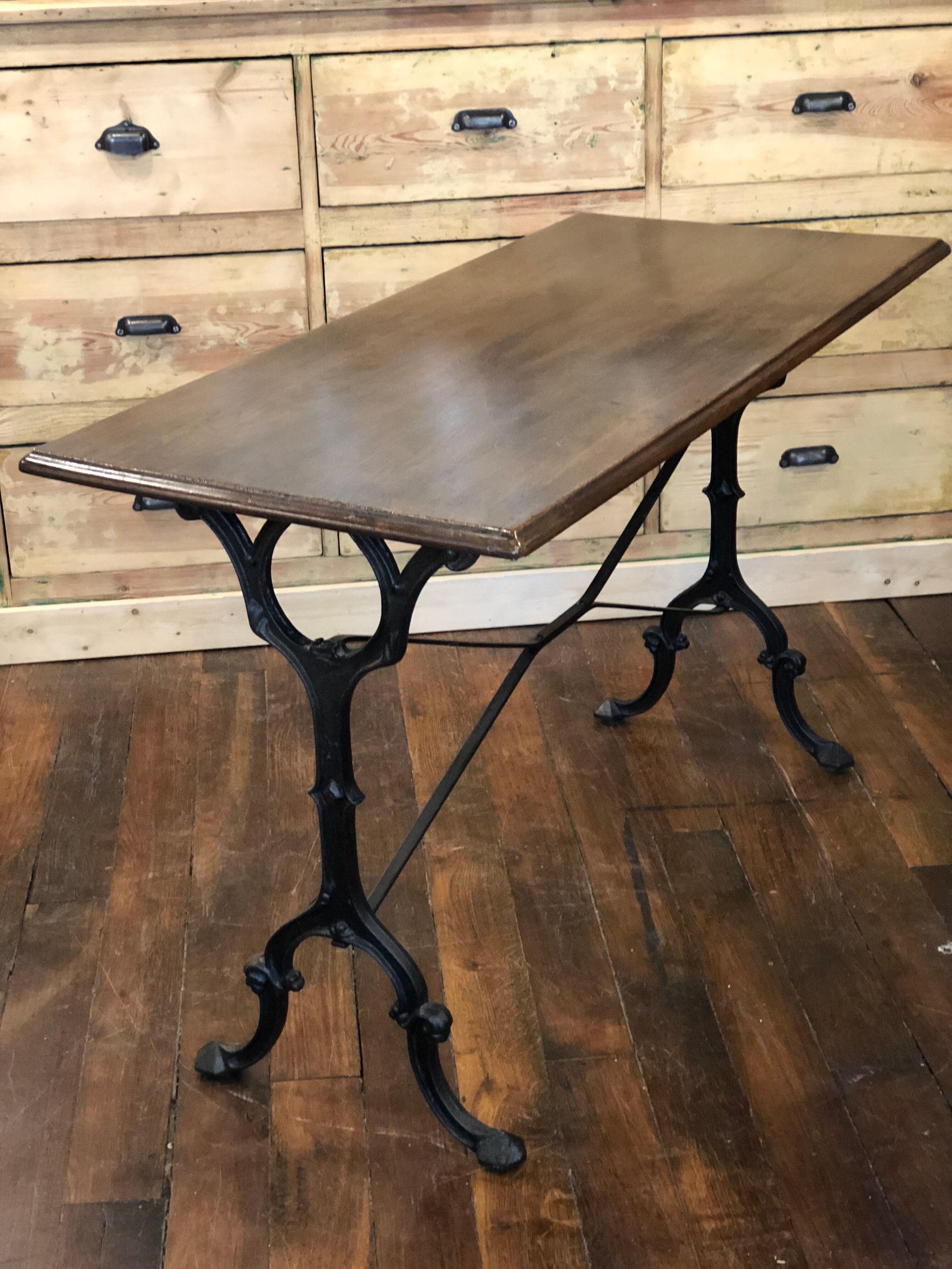 Bistro oak table