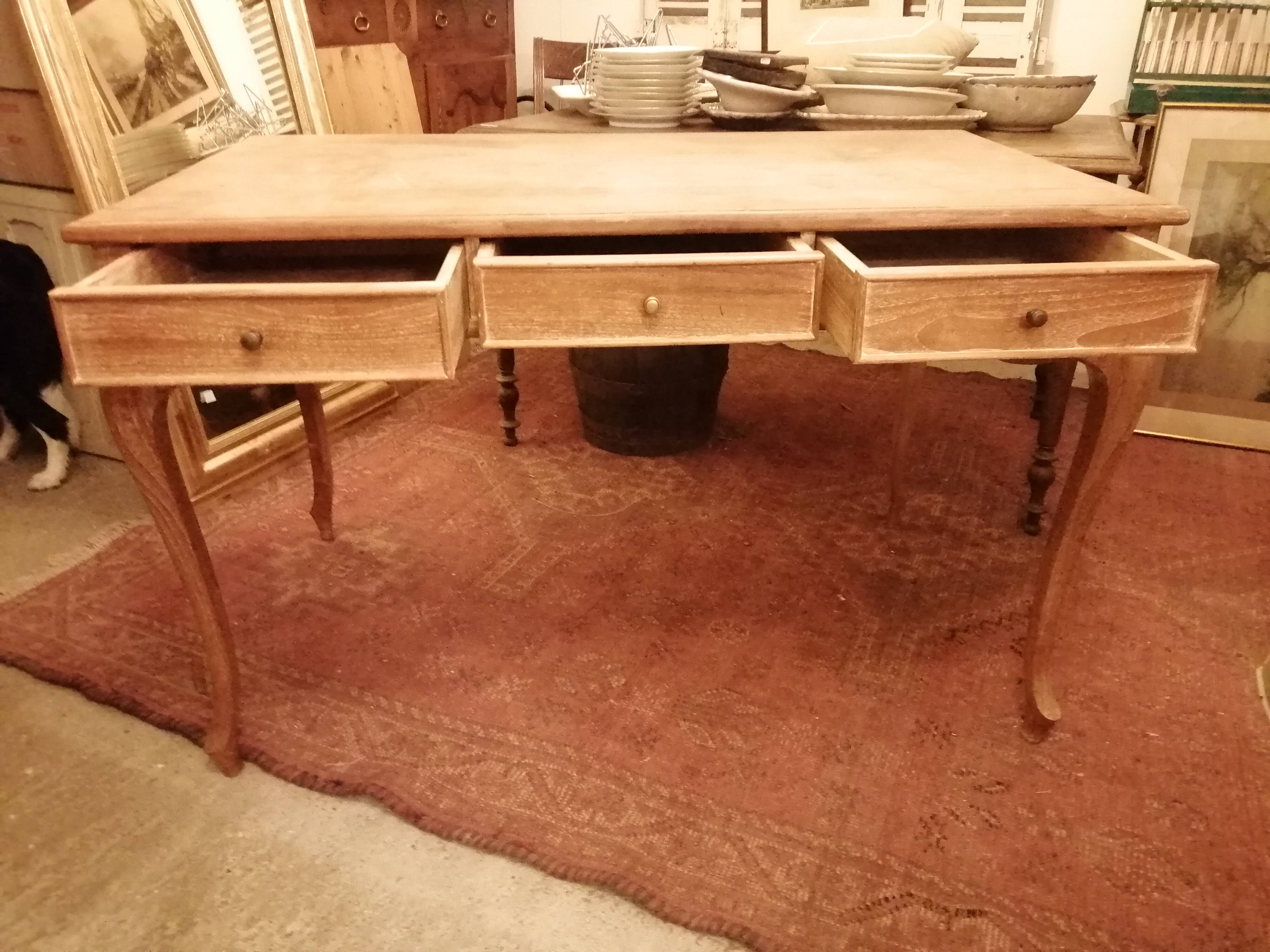 Bureau style Louis XV