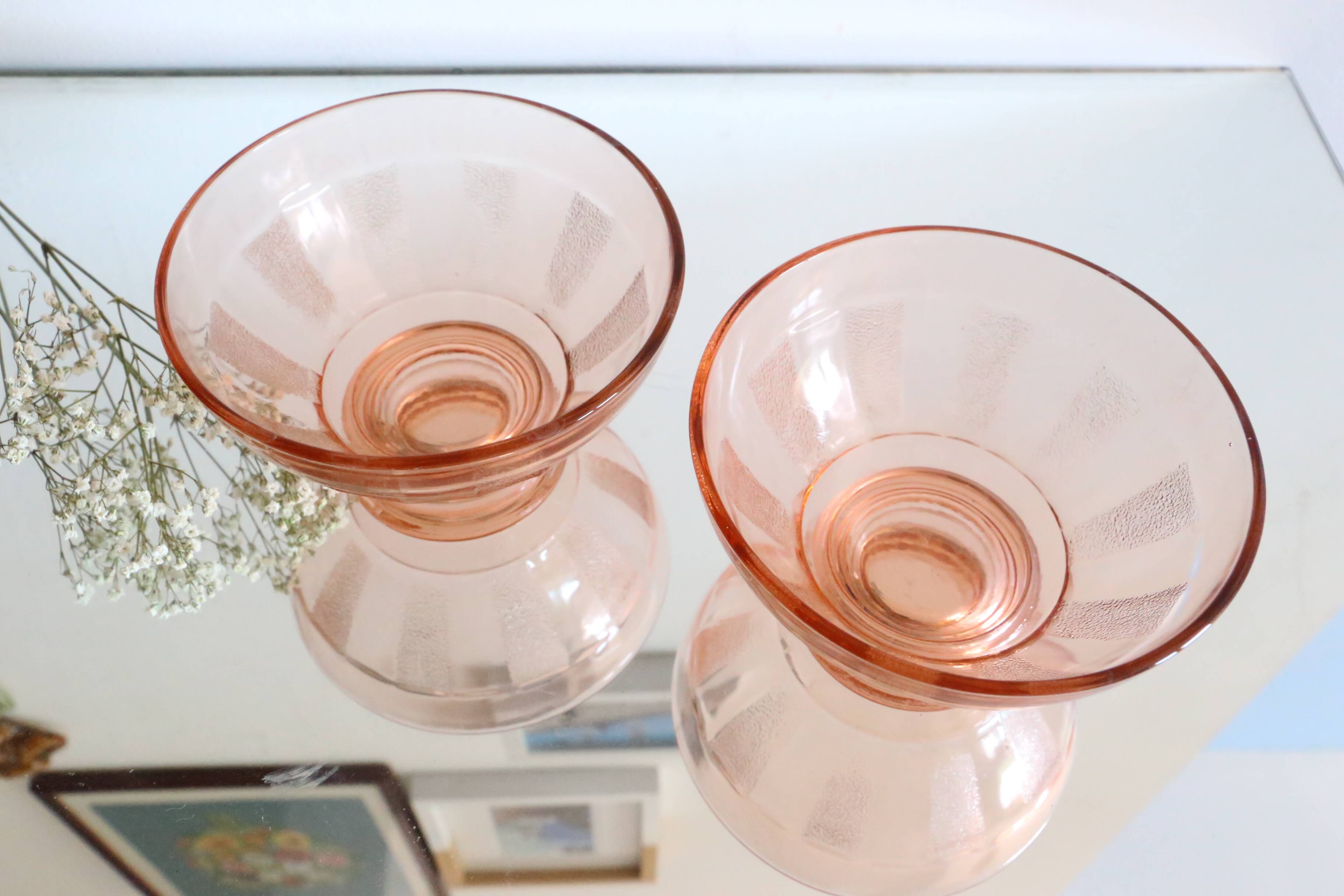 Paire de bols en verre rose