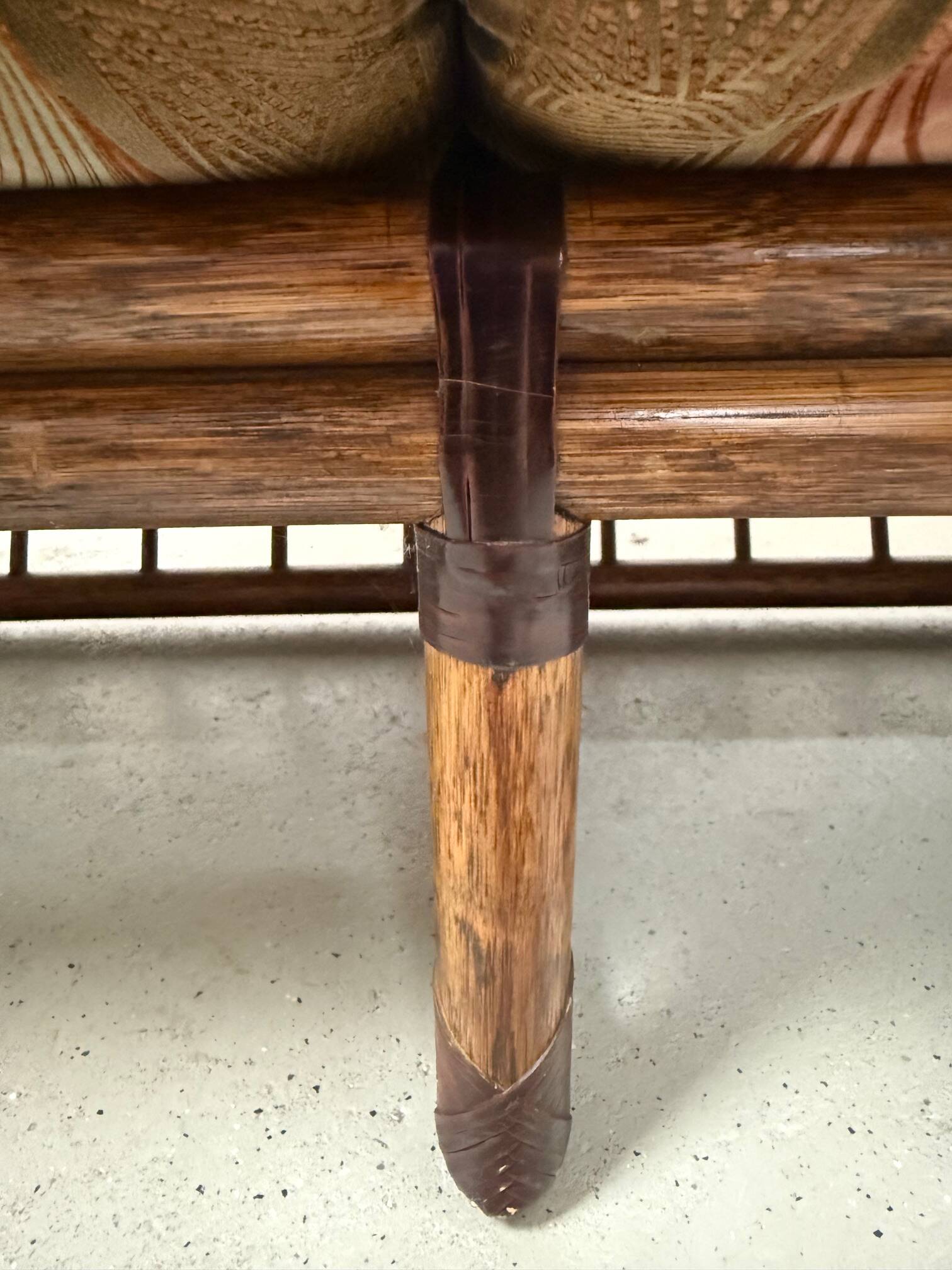 Canapé italien des années 1970 en bambou, rotin, laiton et tissu style Liberty