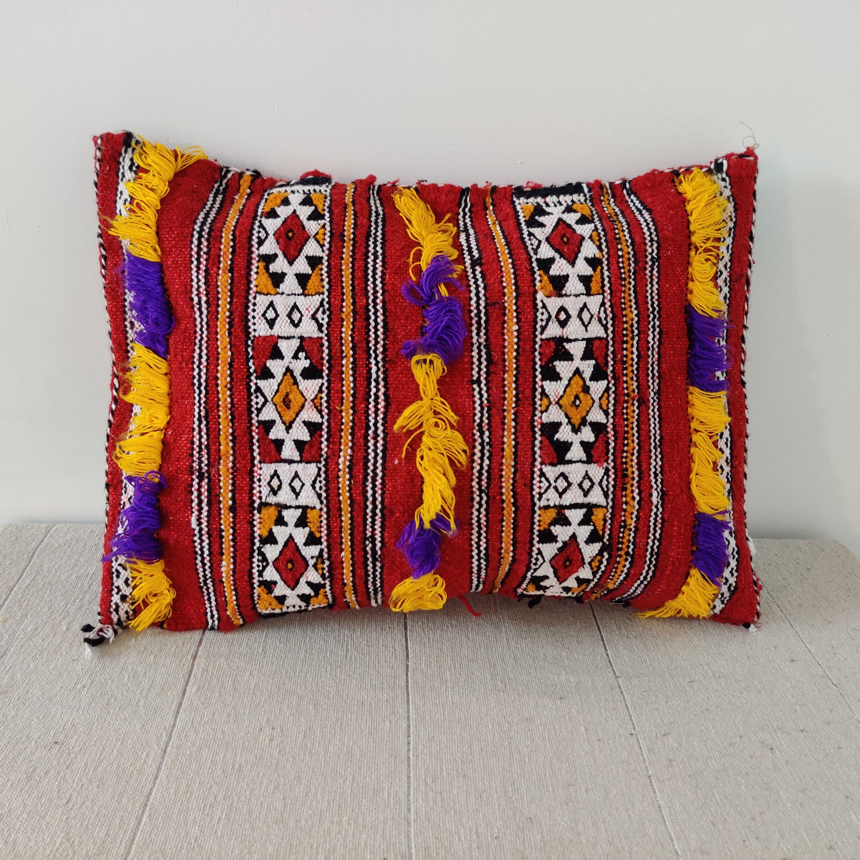 Coussin berbère kilim rouge bohème