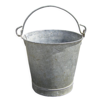 Zinc bucket