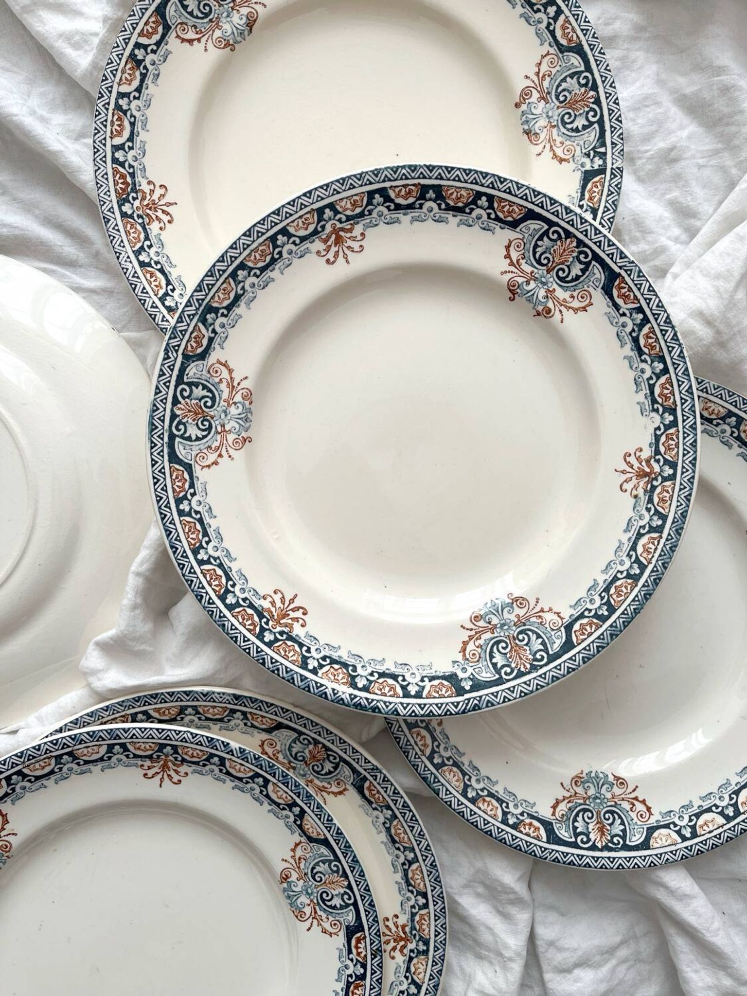 6 assiettes plates terre de fer « Diderot » Longwy